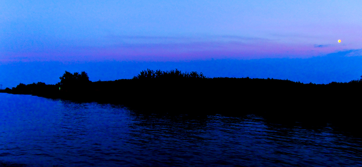 sunset on the Volga river in Moscow