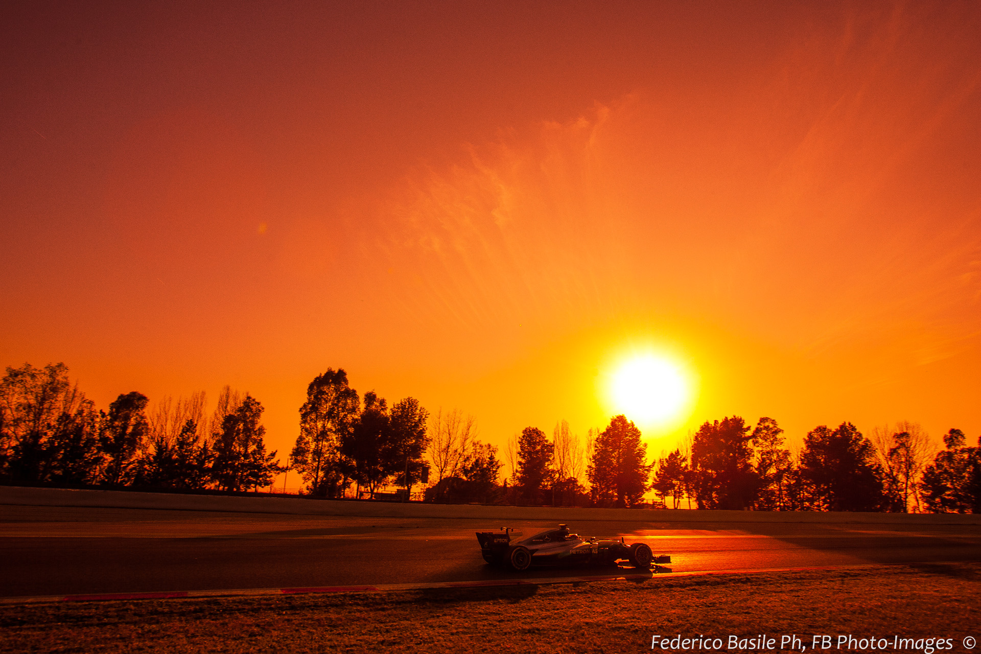 Mercedes al tramonto