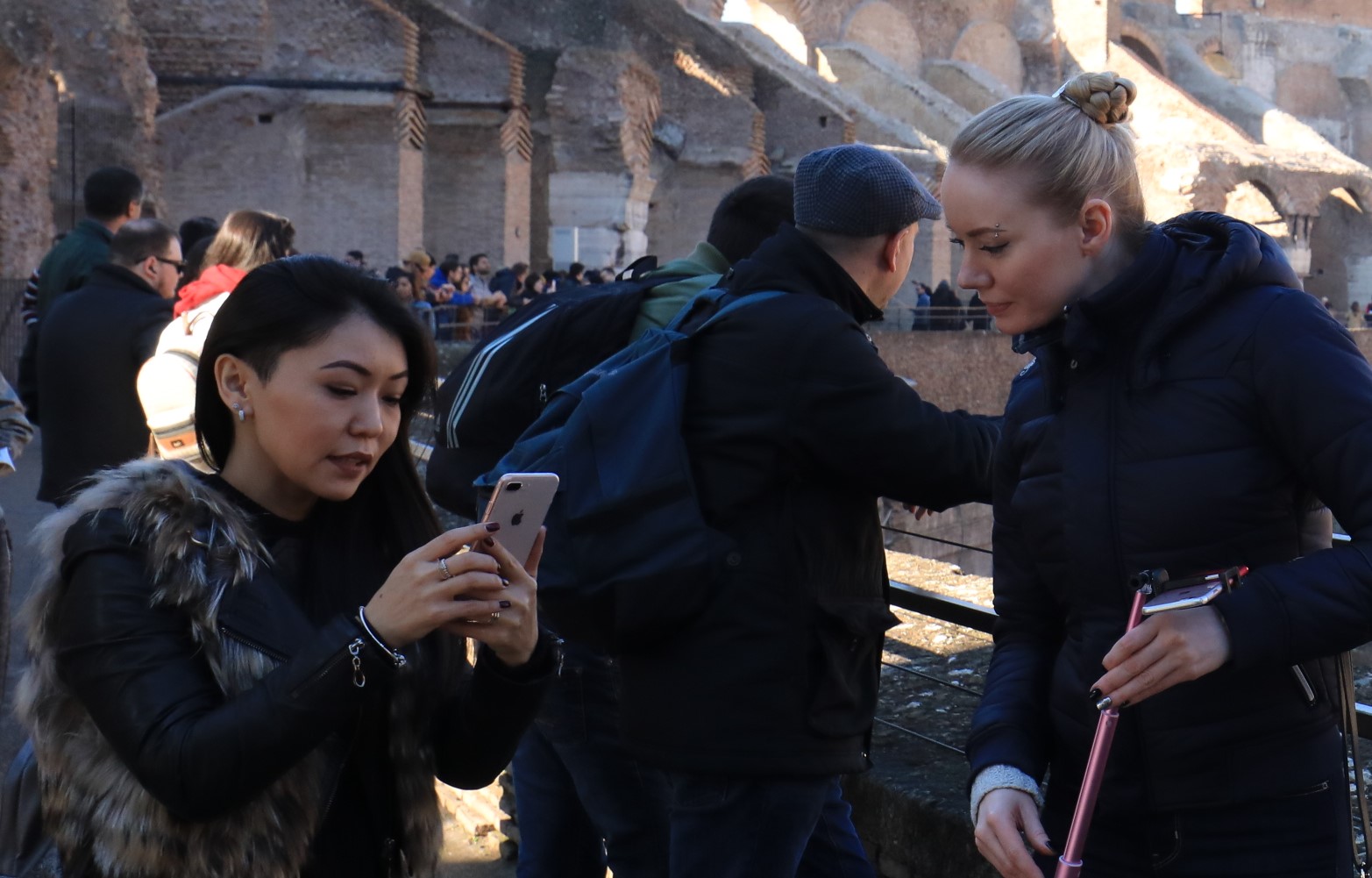 Roma turiste - Flavian Amphitheater (Colosseum)