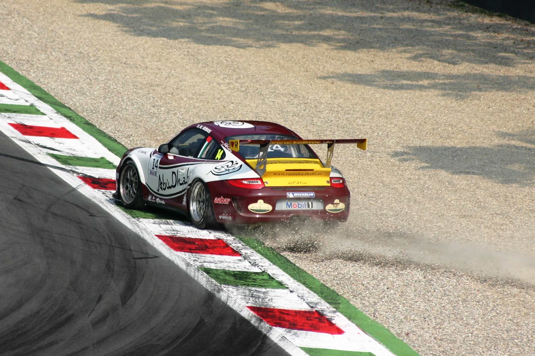 Beyond the curb (Monza 2011 Porche supercup)