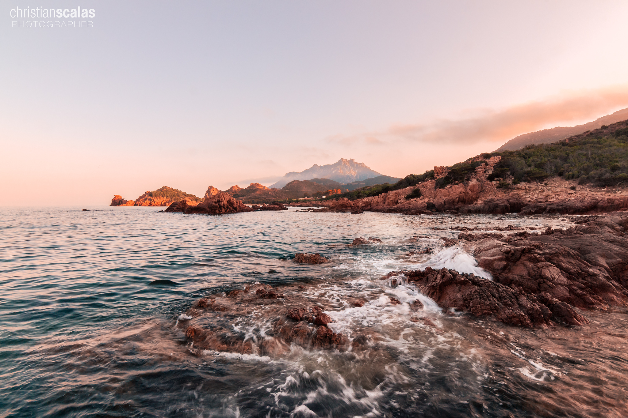 Tramonto sulla spiaggia di SU sirboni