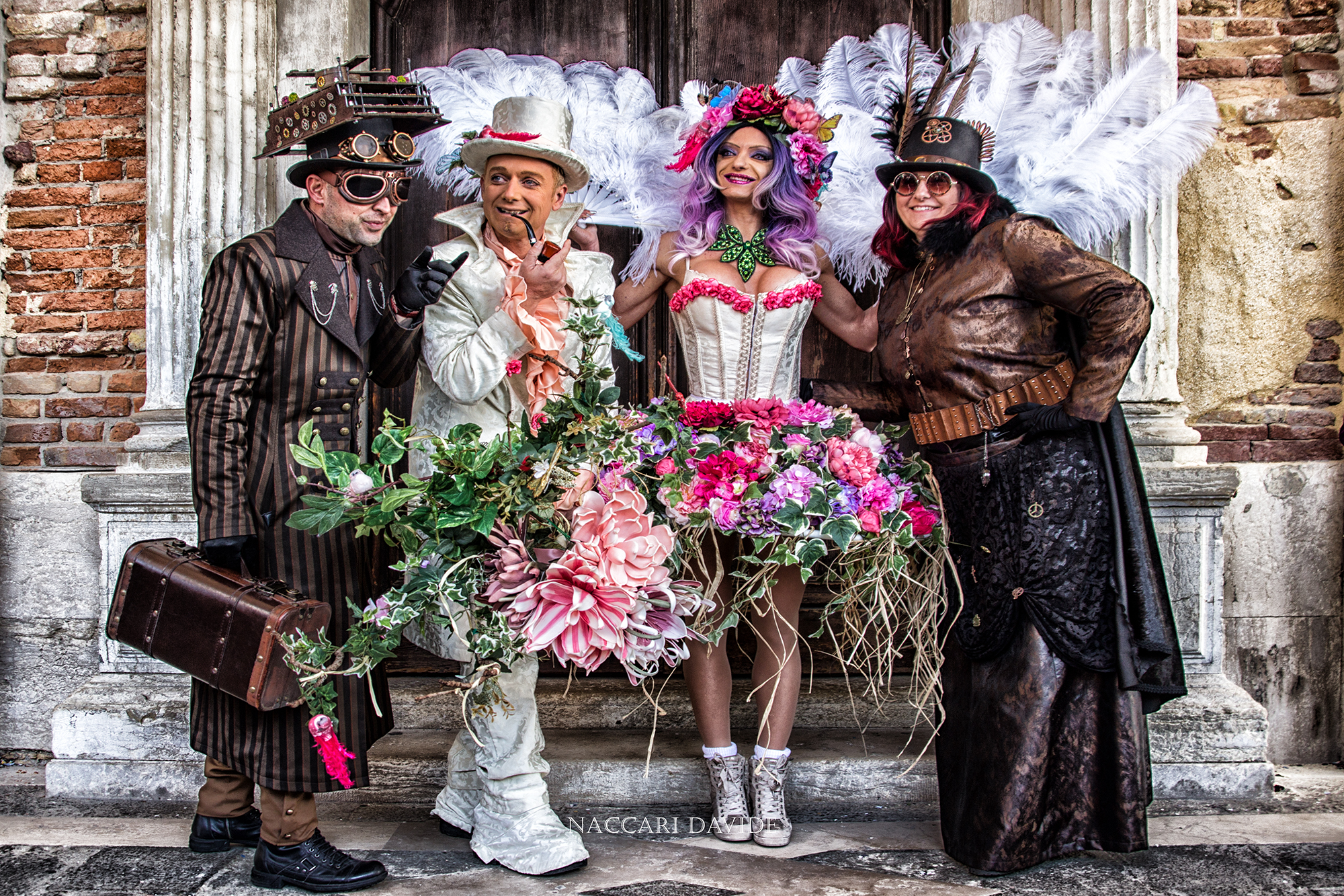 Travelers in the time of the Carnival