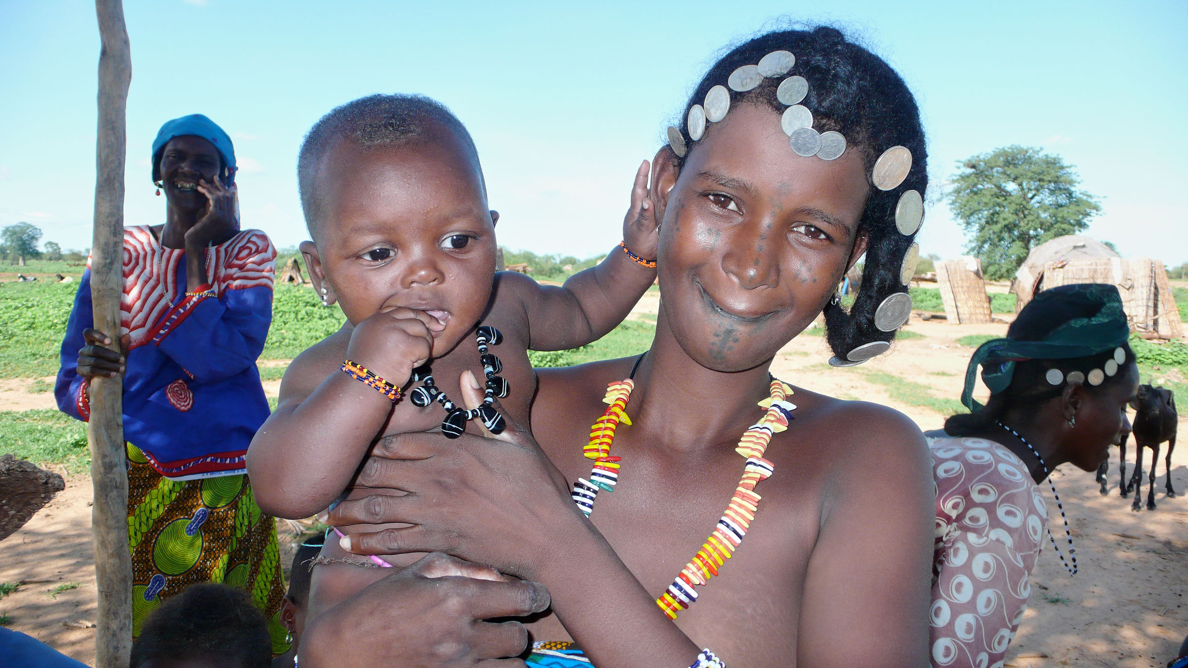 Mama Peuhl with baby