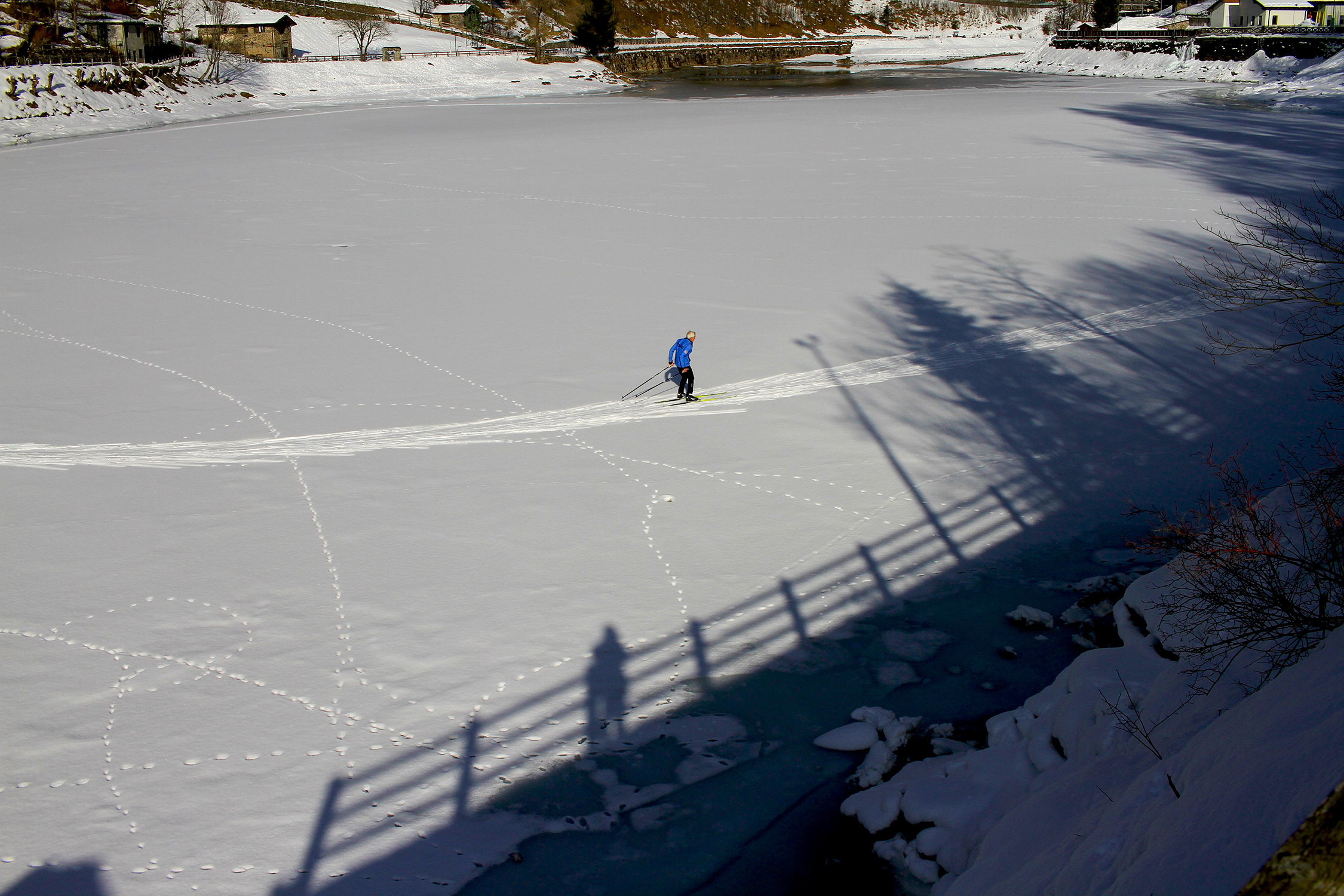 someone looks at you