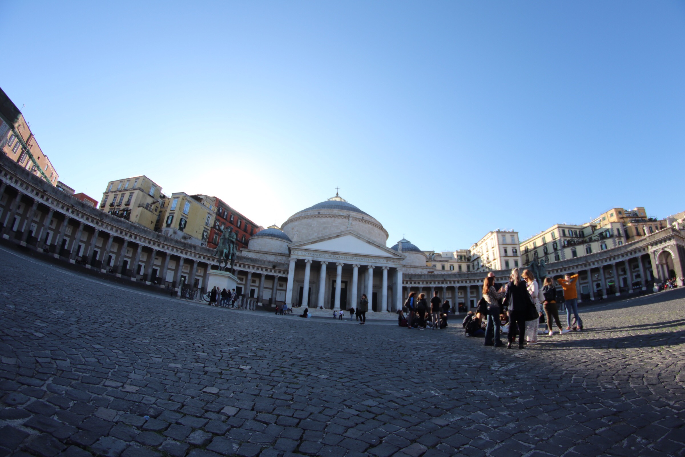 Napoli piazza Plebiscito