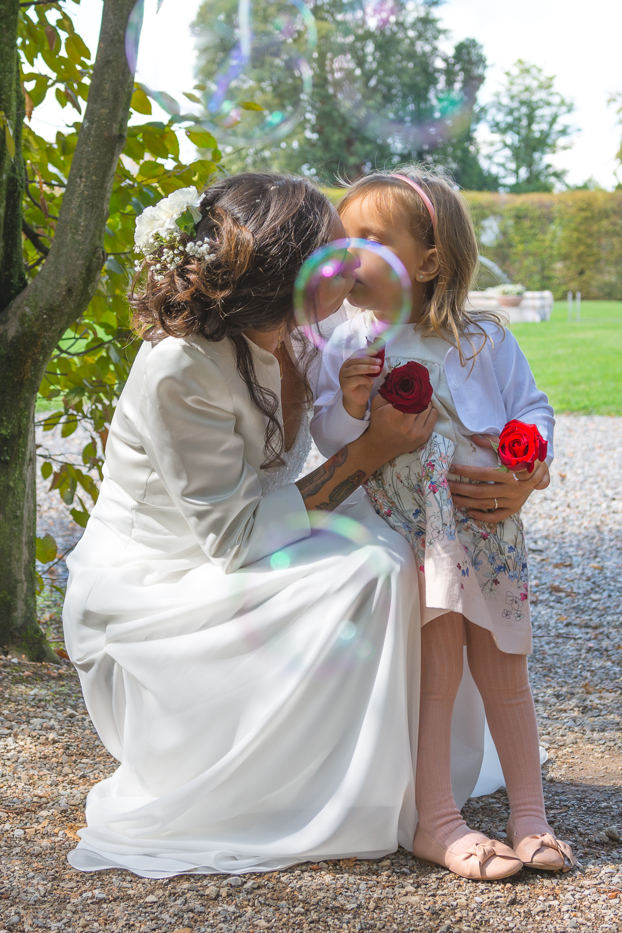 The kiss in the bubble