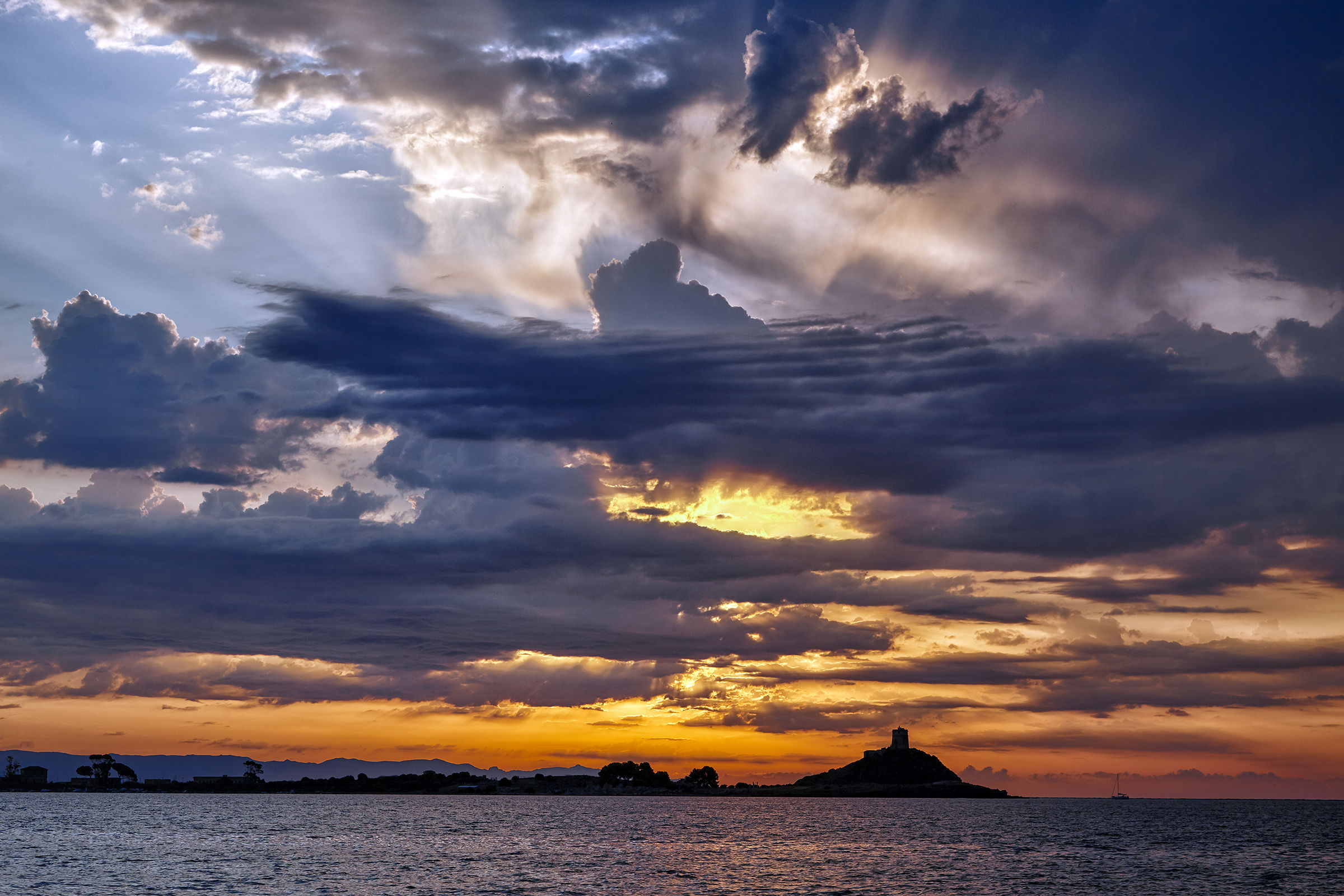 Glorious sunrise at the Torre del Coltellazzo