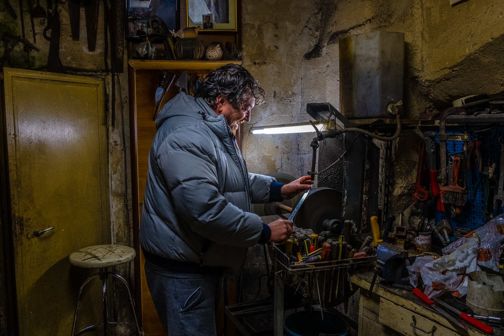 Vito: the knife grinder of Matera!