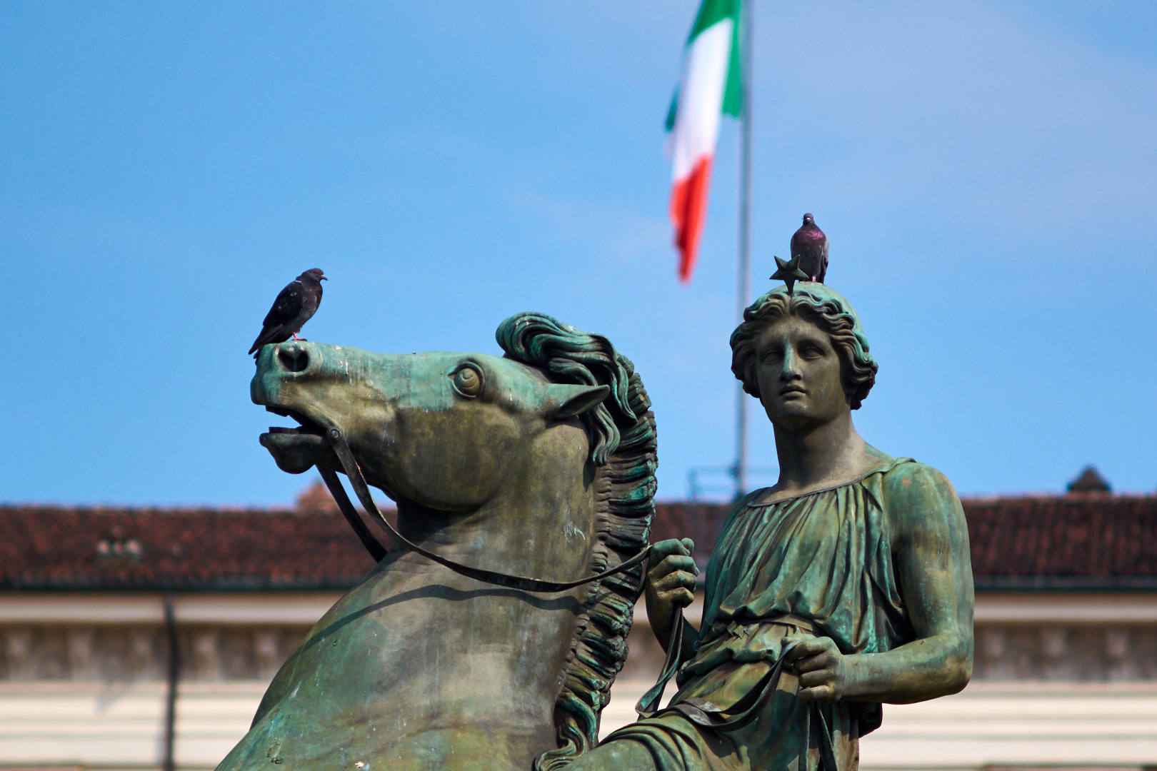 Occhio spento, viso di cemento