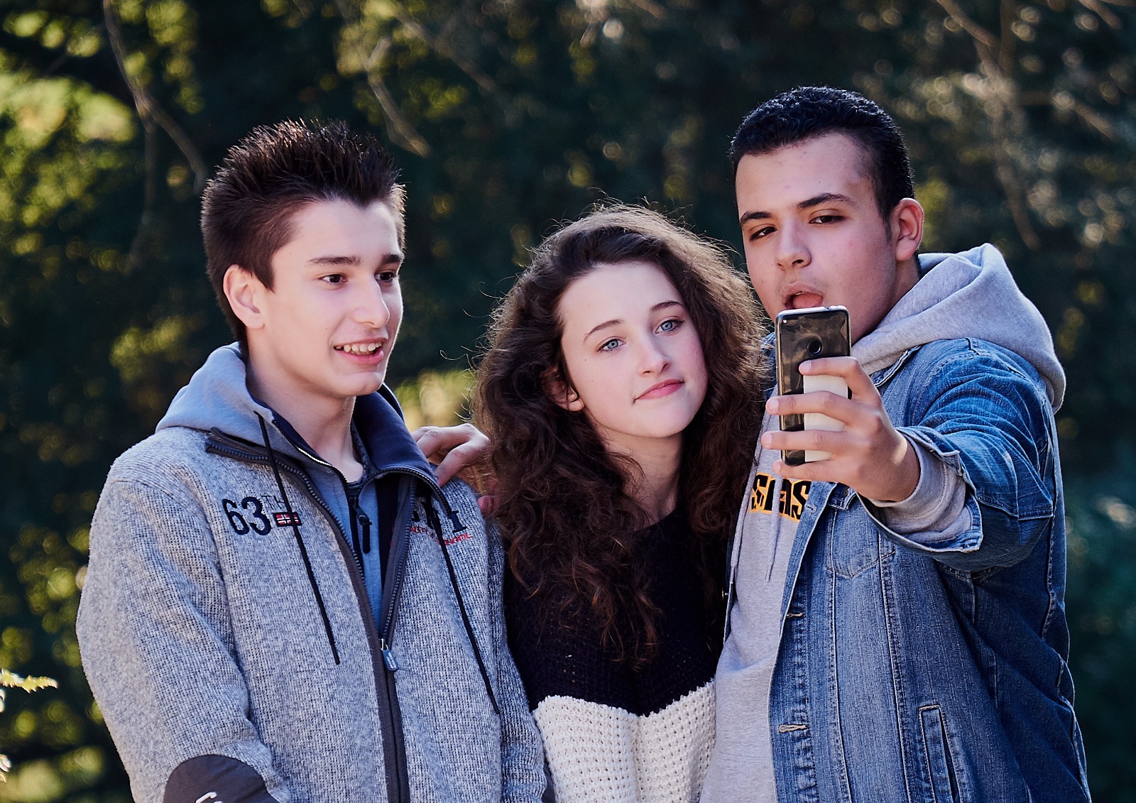 il ragazzo, la bella e il bullo