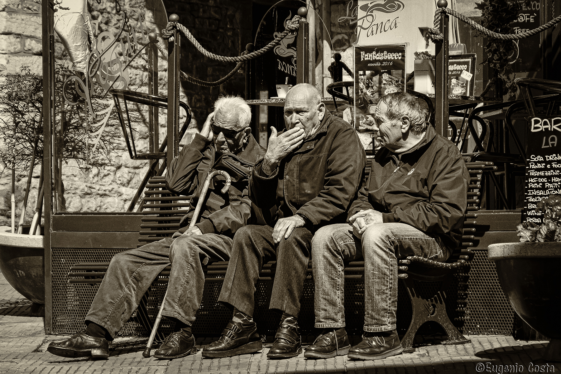 Non sento, non parlo...vi guardo