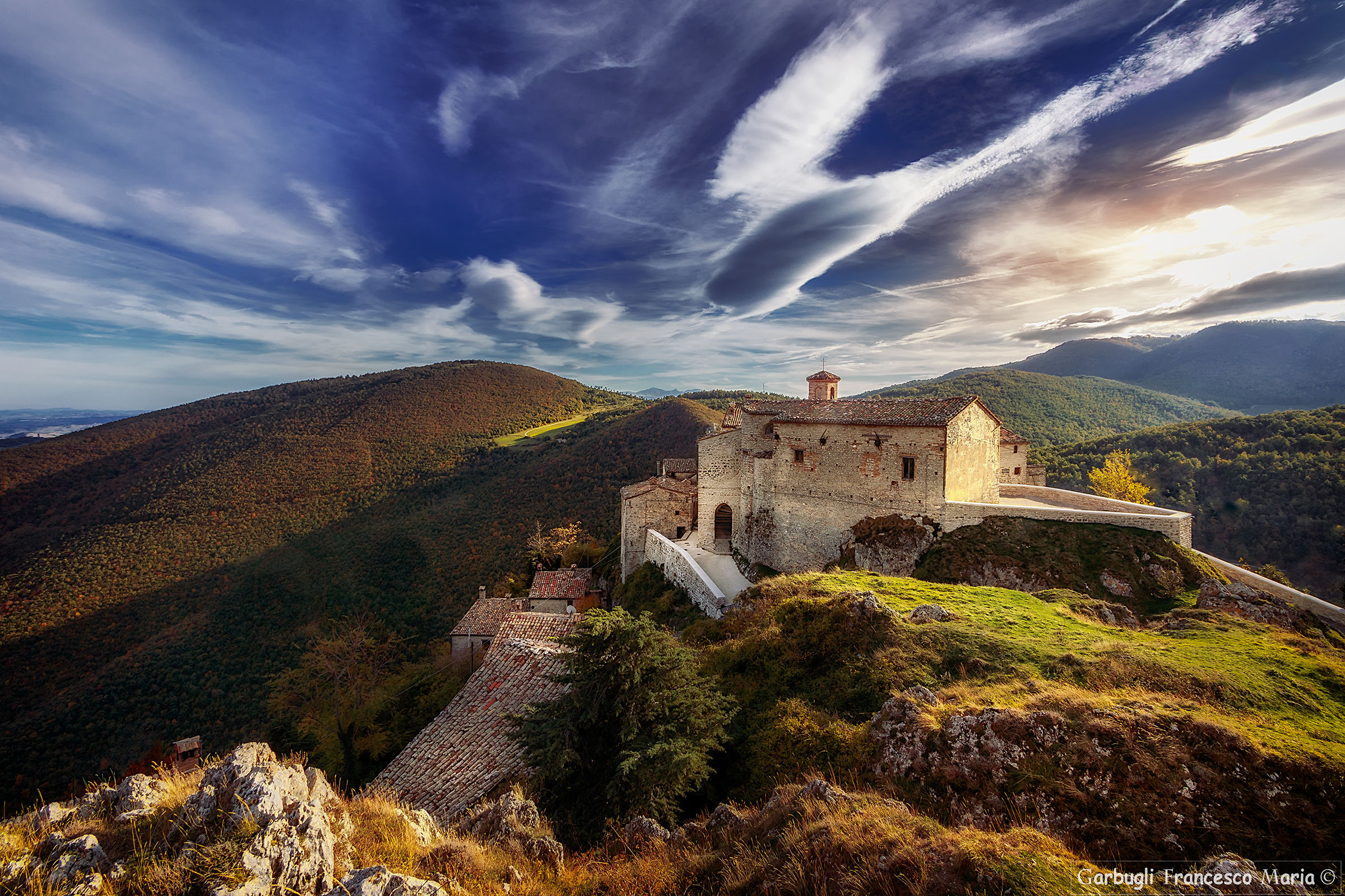 Autumn to Elcito ..... the enchanted village