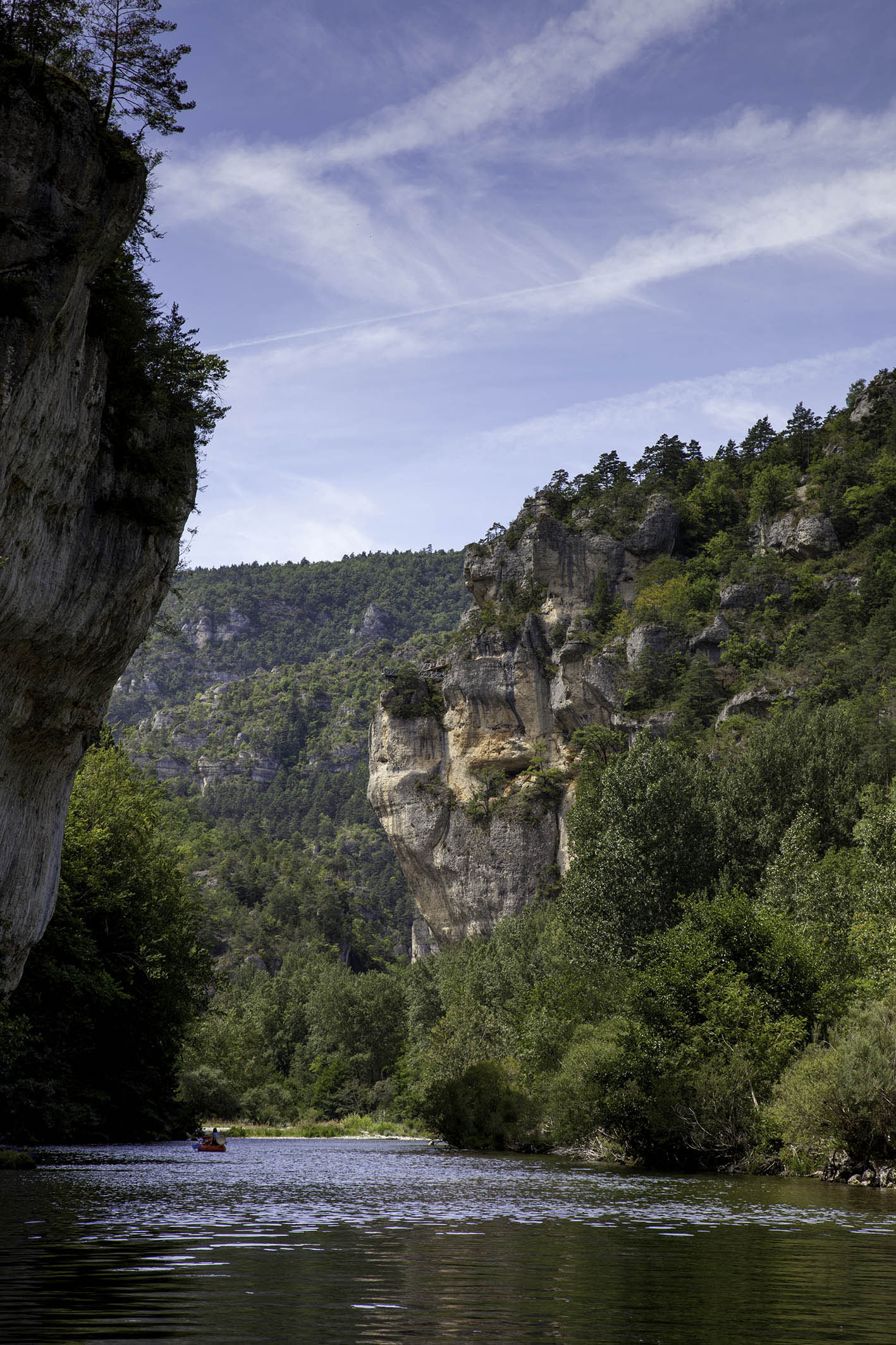 Boat descent through the Tarn gorges