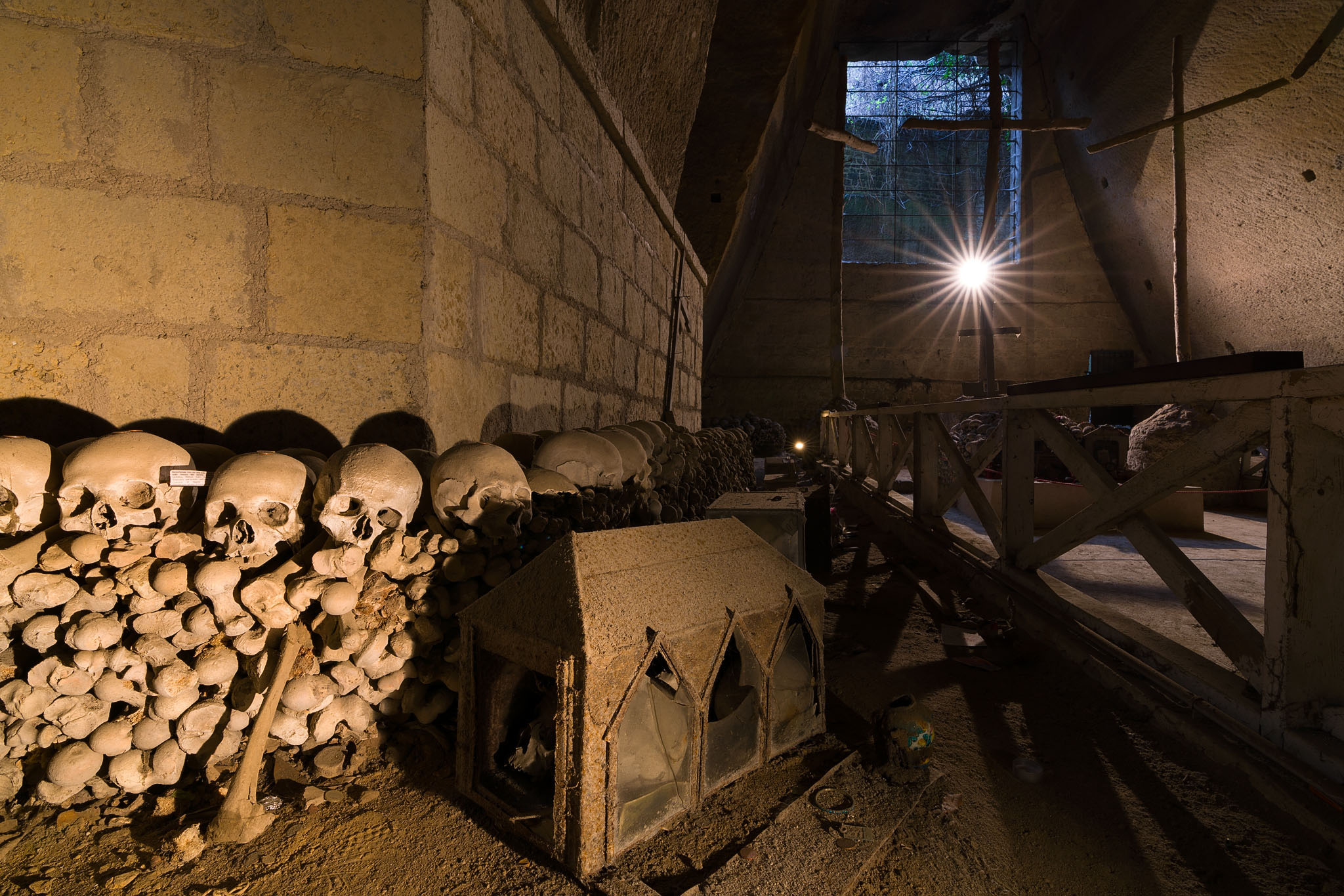 Cimitero delle Fontanelle - Naples