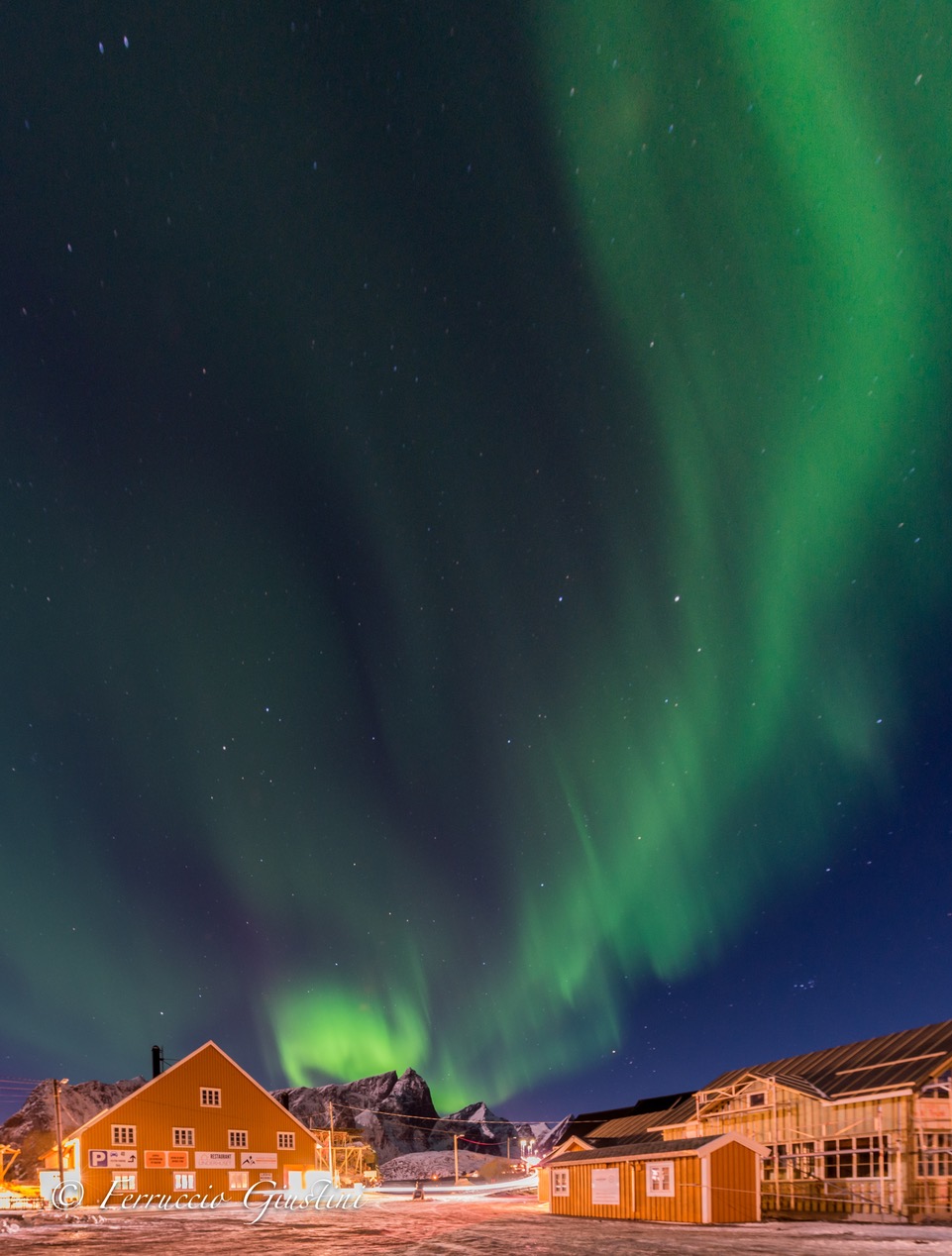 Aurora borealis at Reine