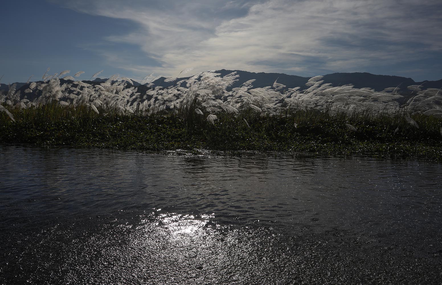 in barca sul lago inle