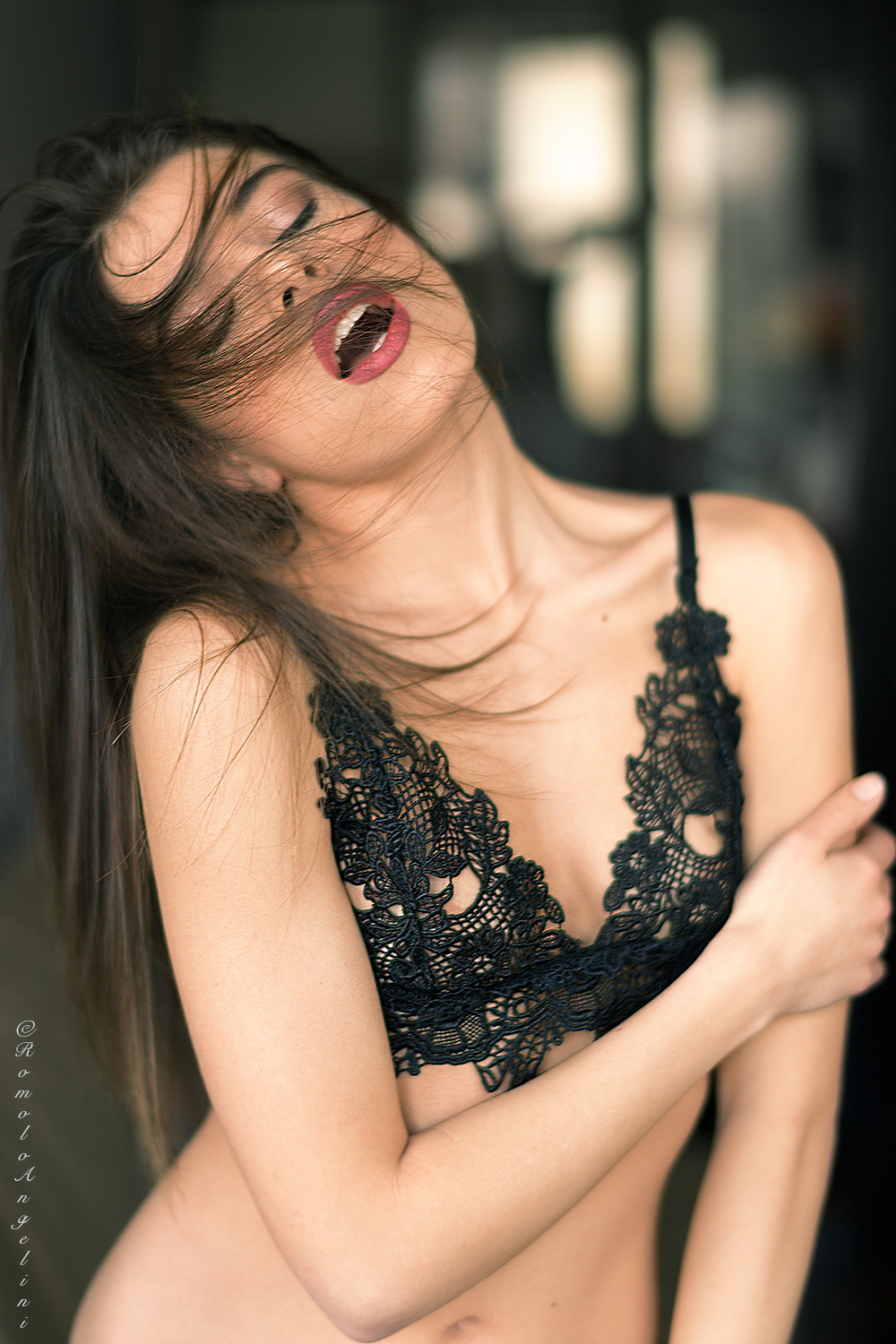 Model: Chiara Bianchino.
