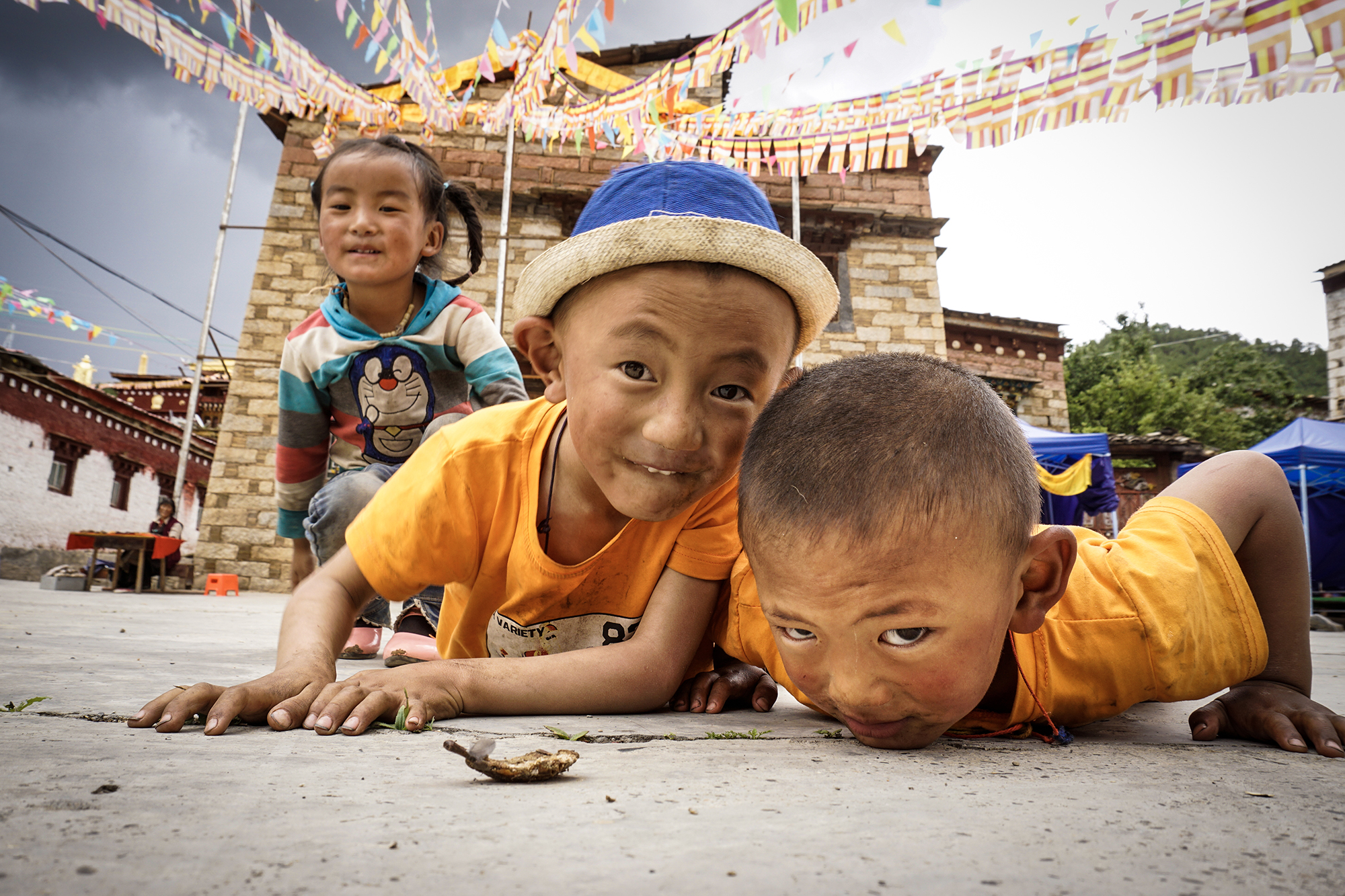 Everybody on the ground