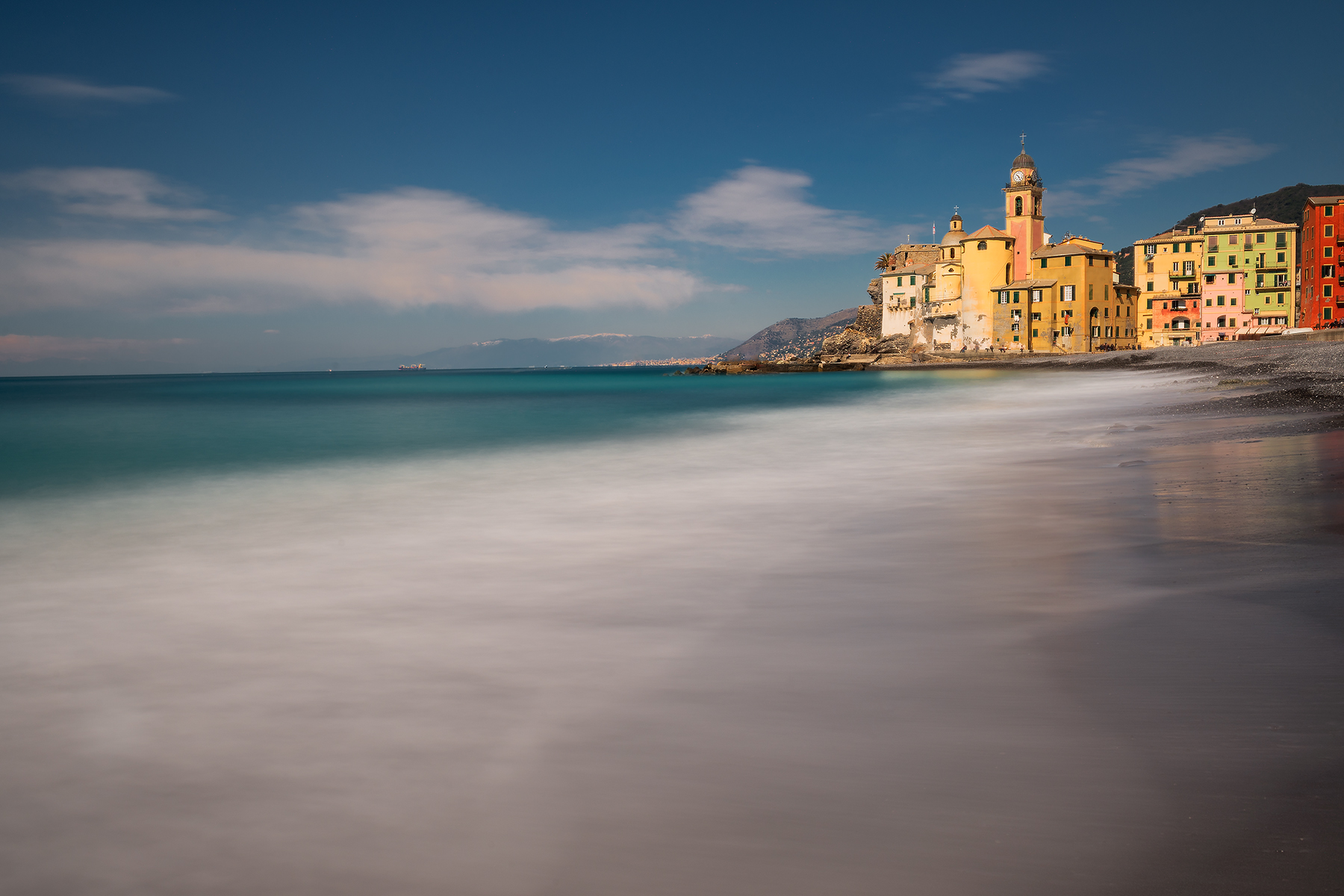 The long wave of Camogli