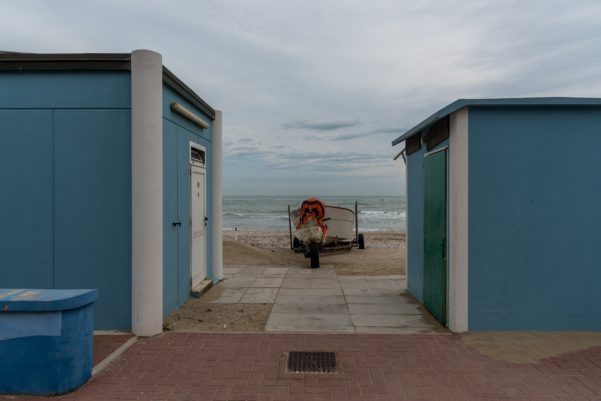 Il mare, senza poesia (2)