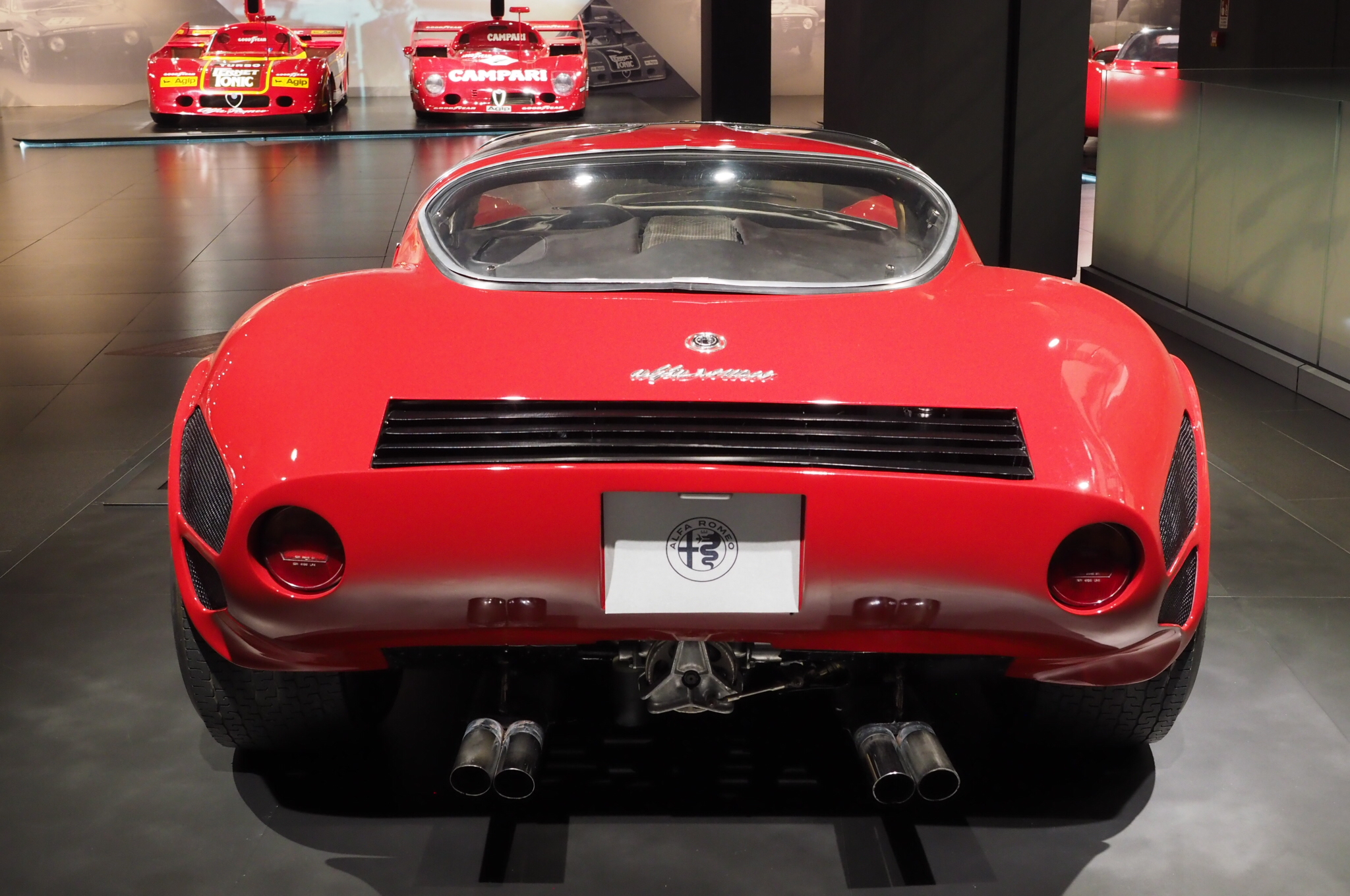 Alfa Romeo 33 stradale rosso italiano.