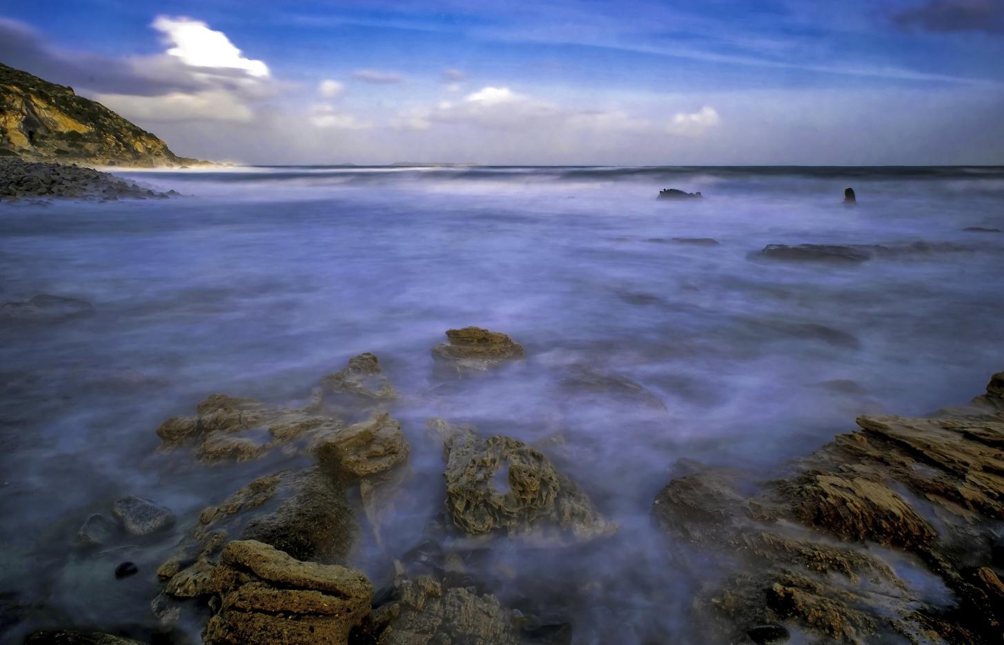 Sea storm in Cava Usai