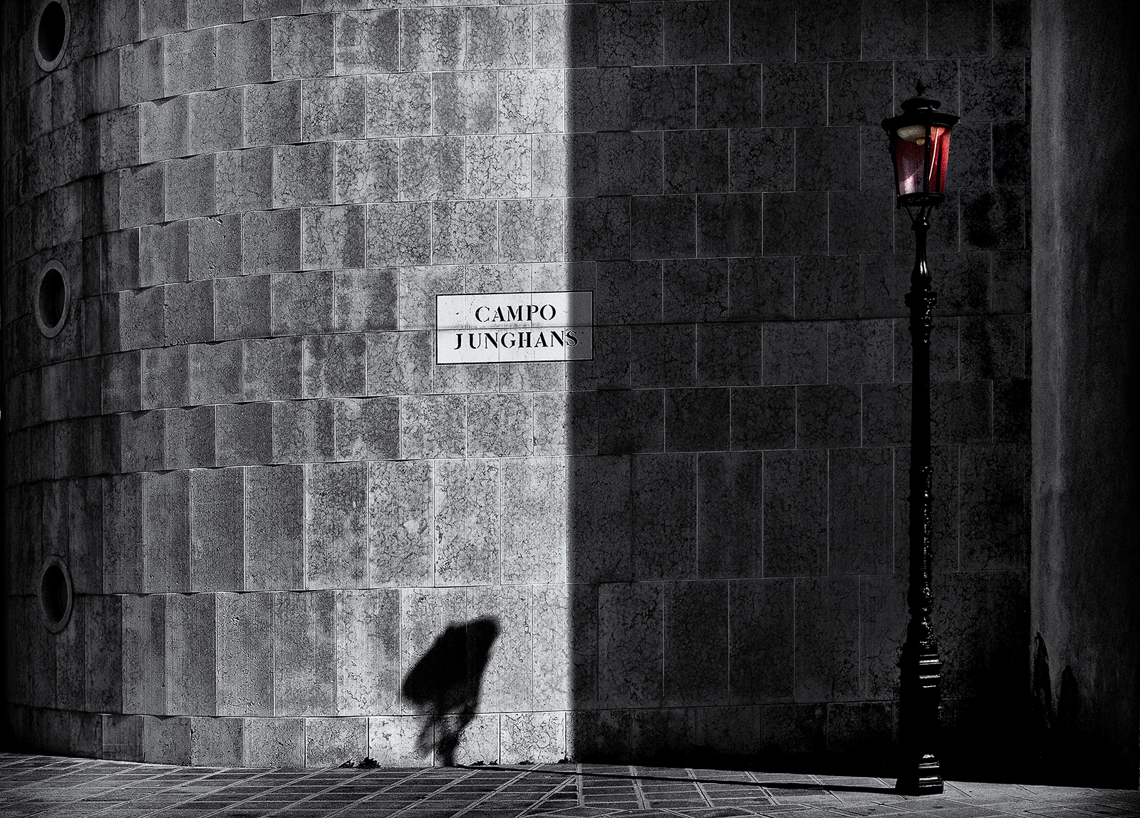 The Streetlight lit. ..