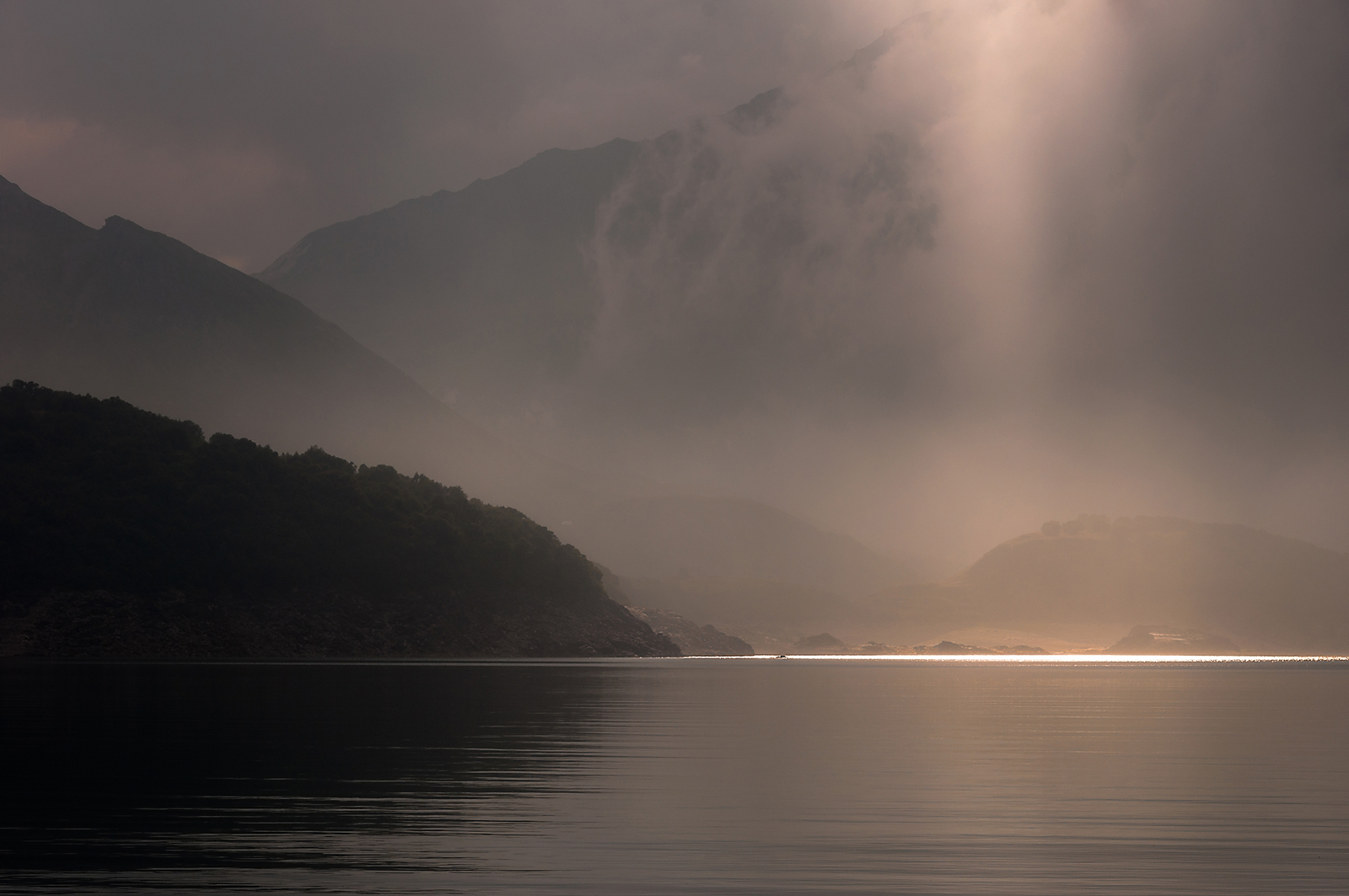 Moncenisio, light and clouds (1)