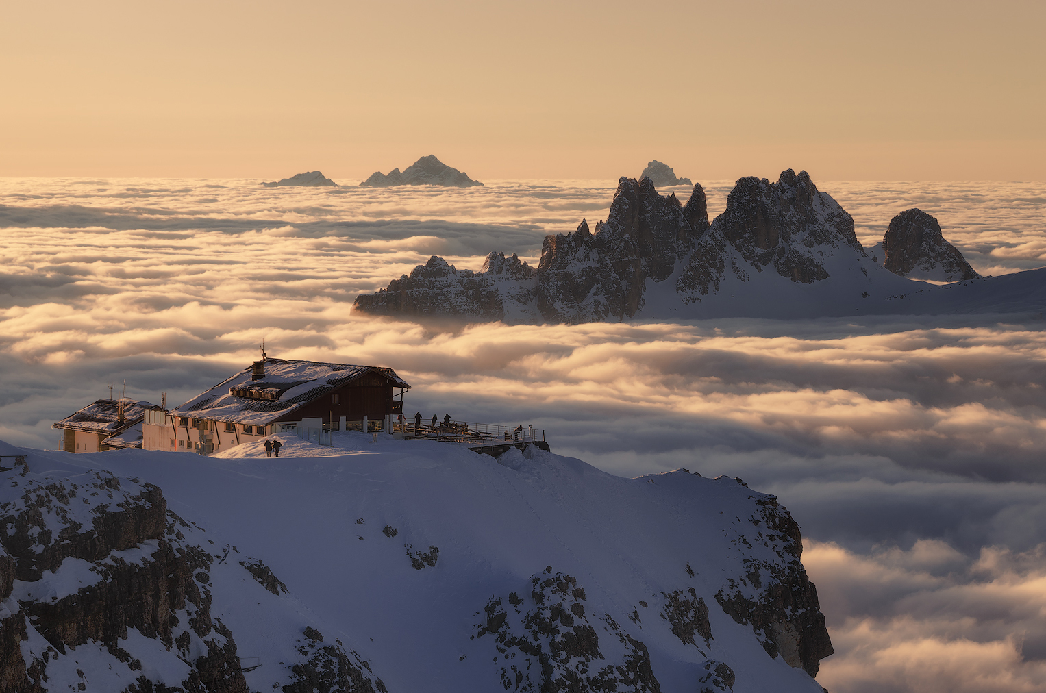 Golden Dawn at Lagazuoi