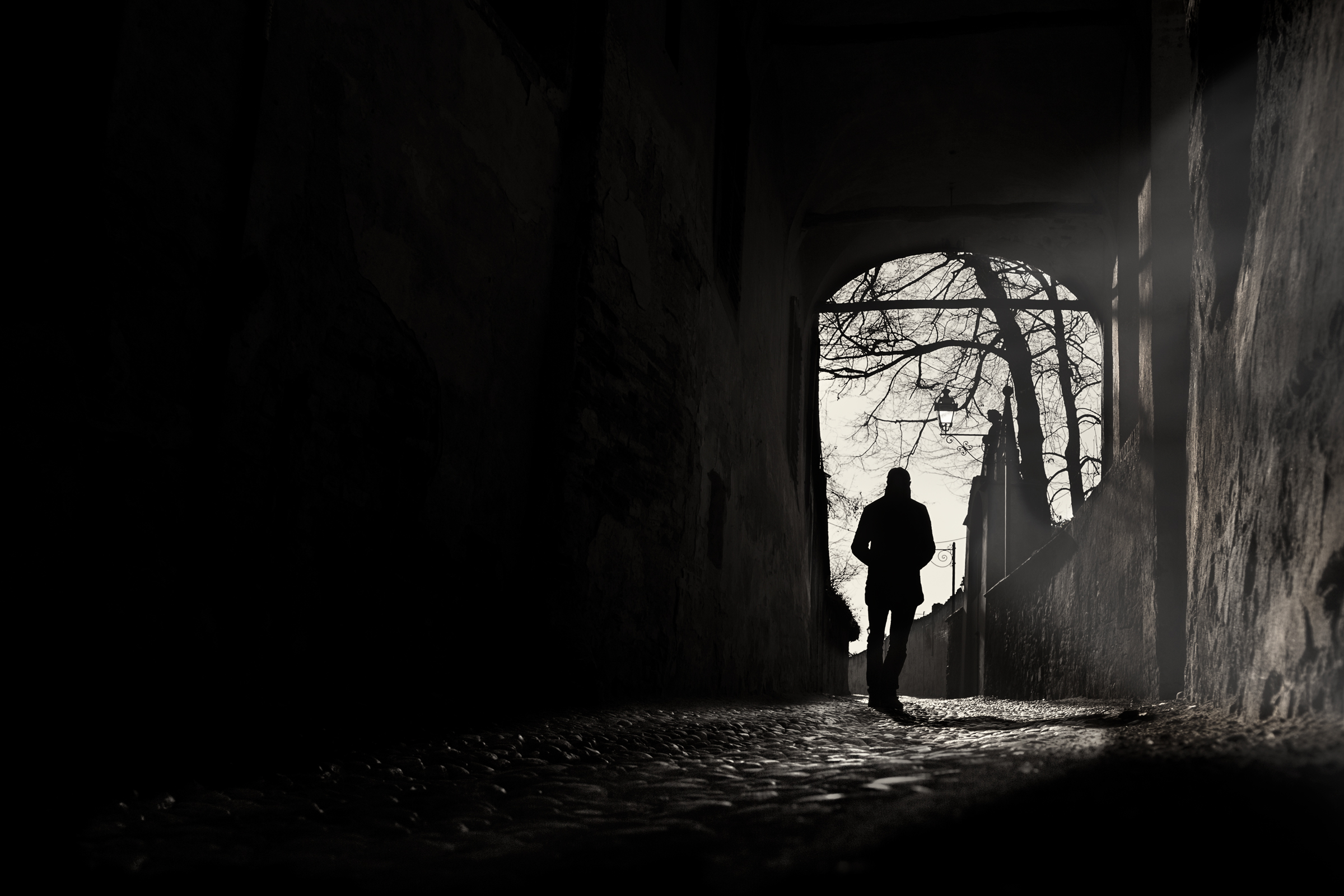 Io comincio ad allontarmi solo un po' da voi.....