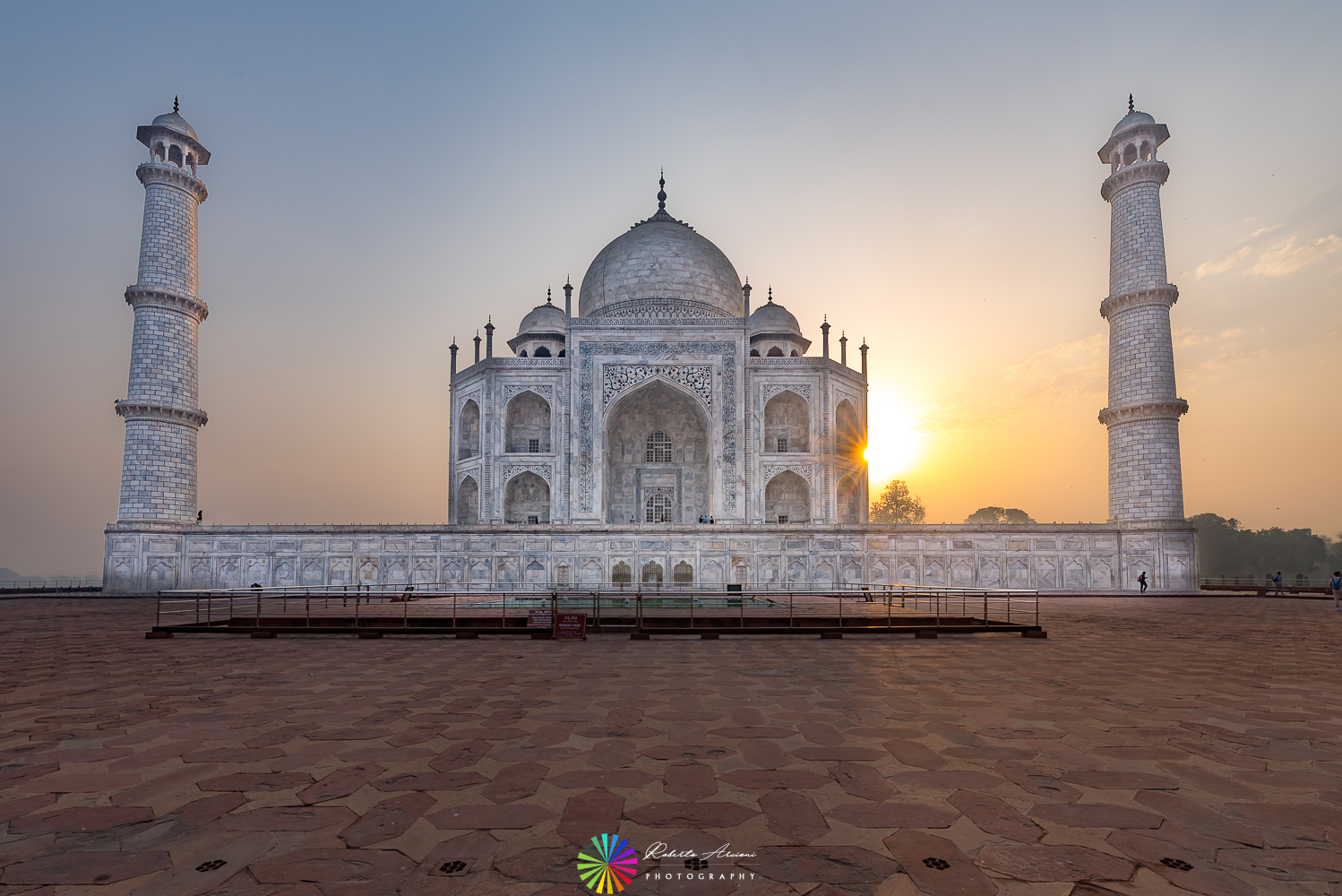 Il Maestoso Taj Mahal