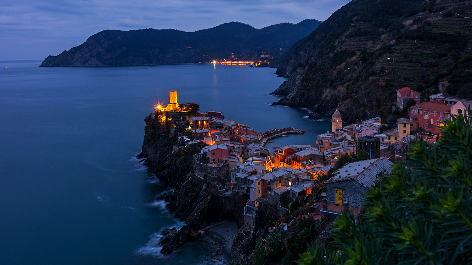 Vernazza in blu