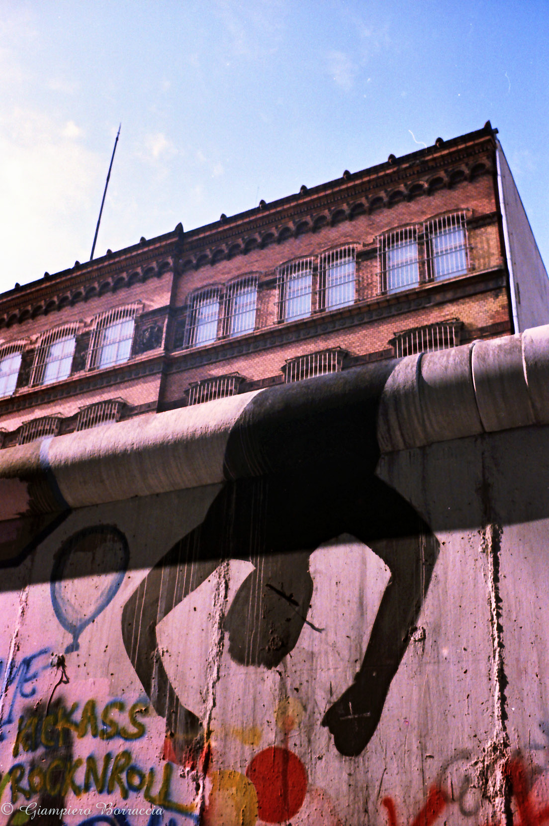 Berlino: il muro della vergogna (1985)