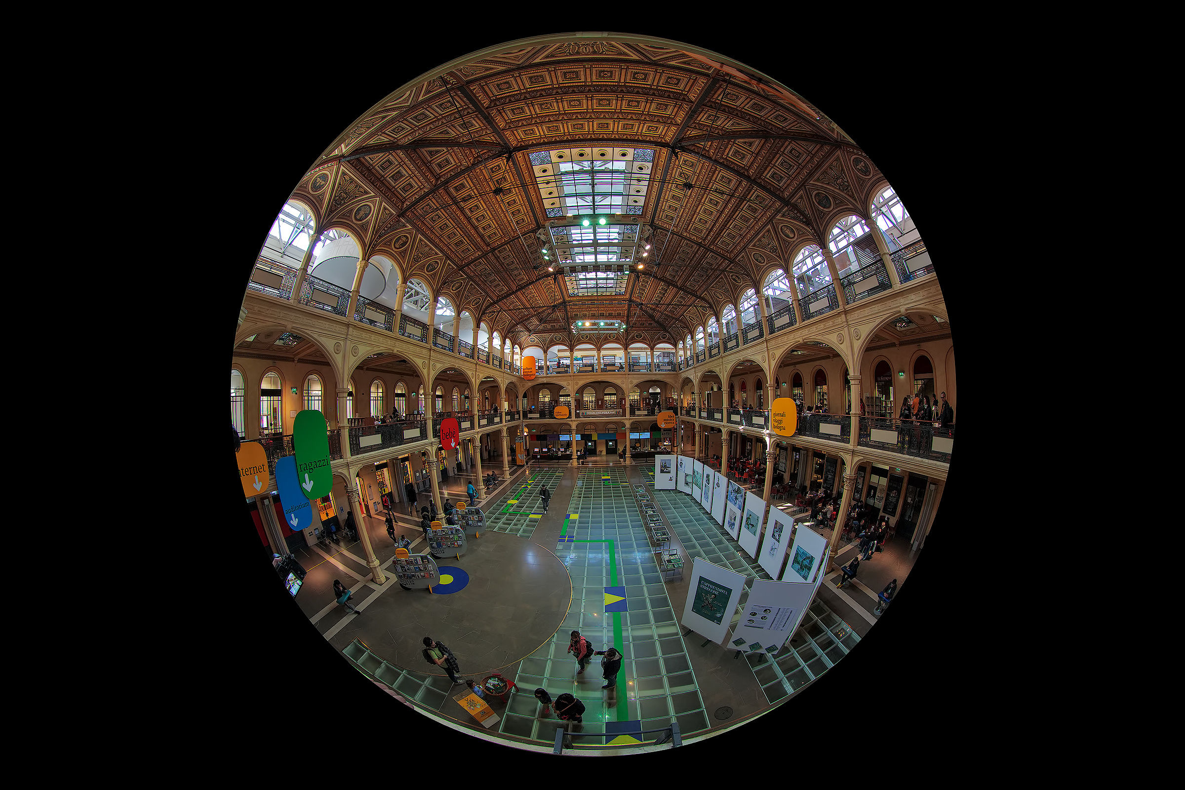 Sala Borsa a tutto tondo