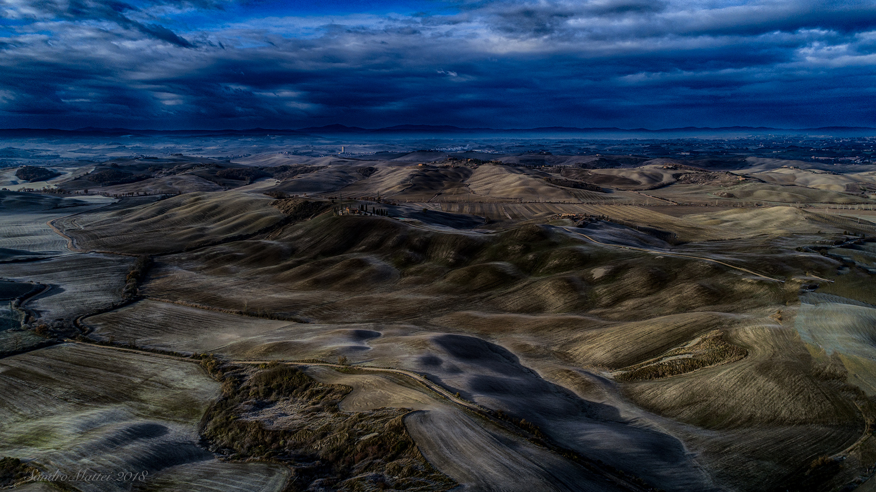 ...ombre e luci sulle crete senesi