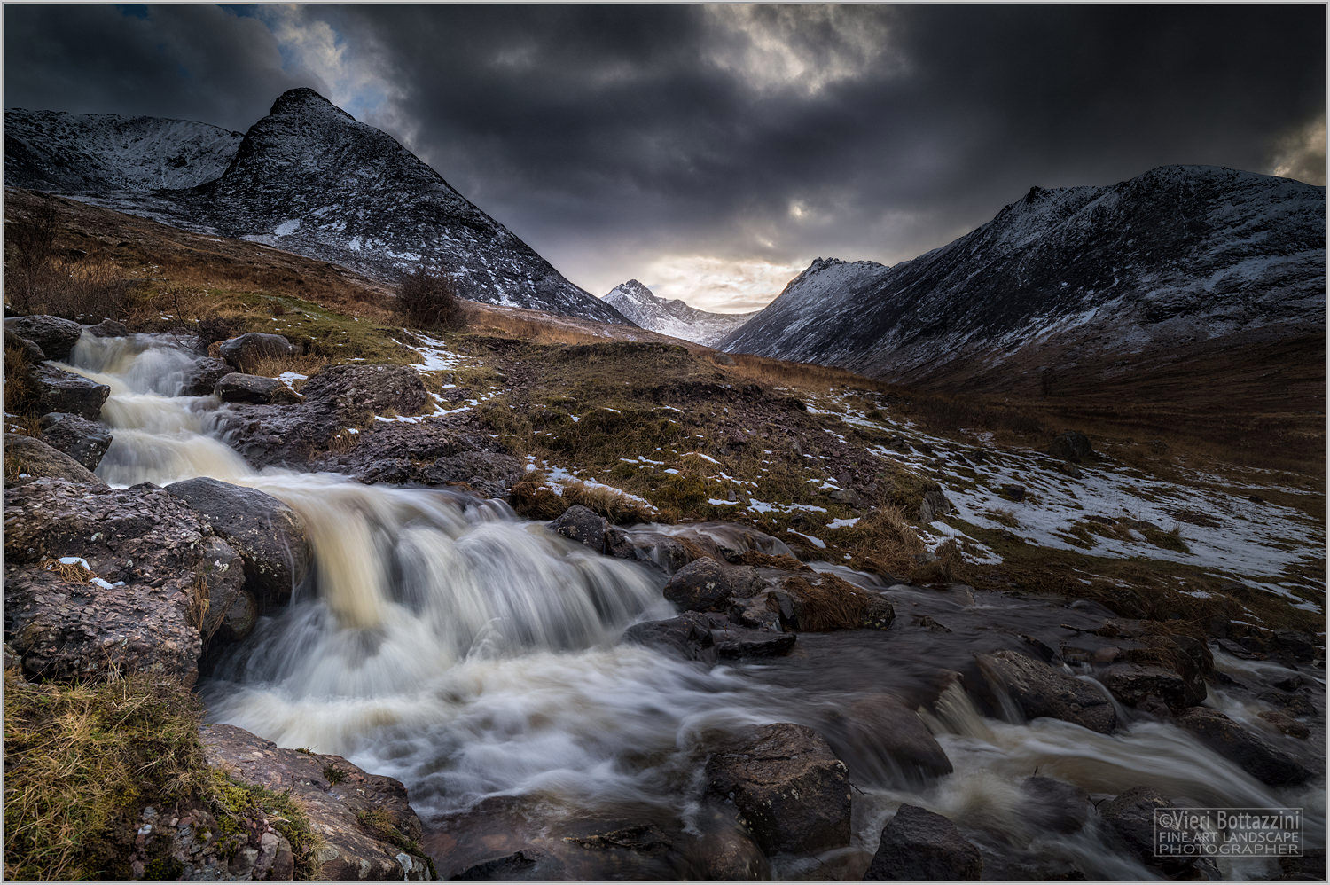 Tramonto tempestoso a Allt a Chapuill