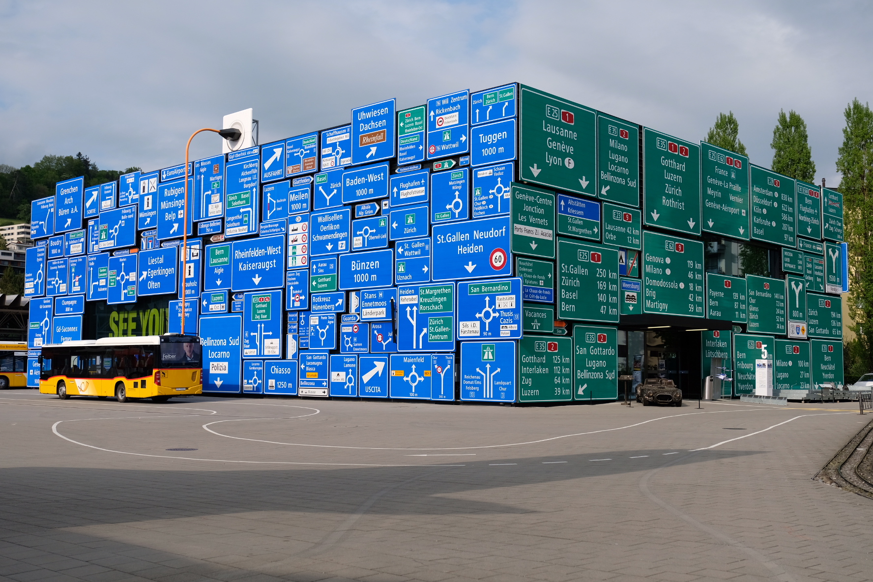 Now which way do I go?!