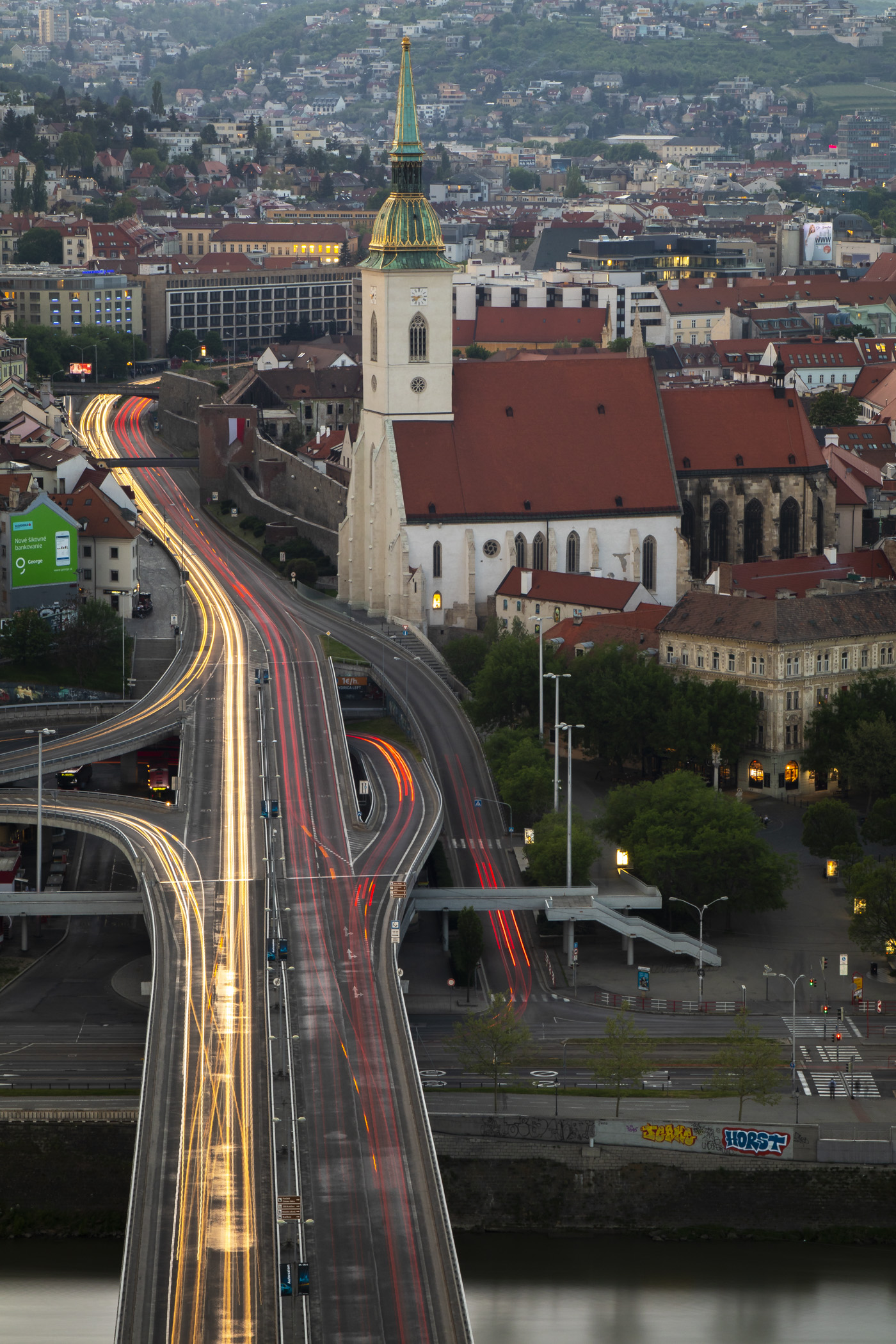 Verso il Duomo di San Martino di Bratislava