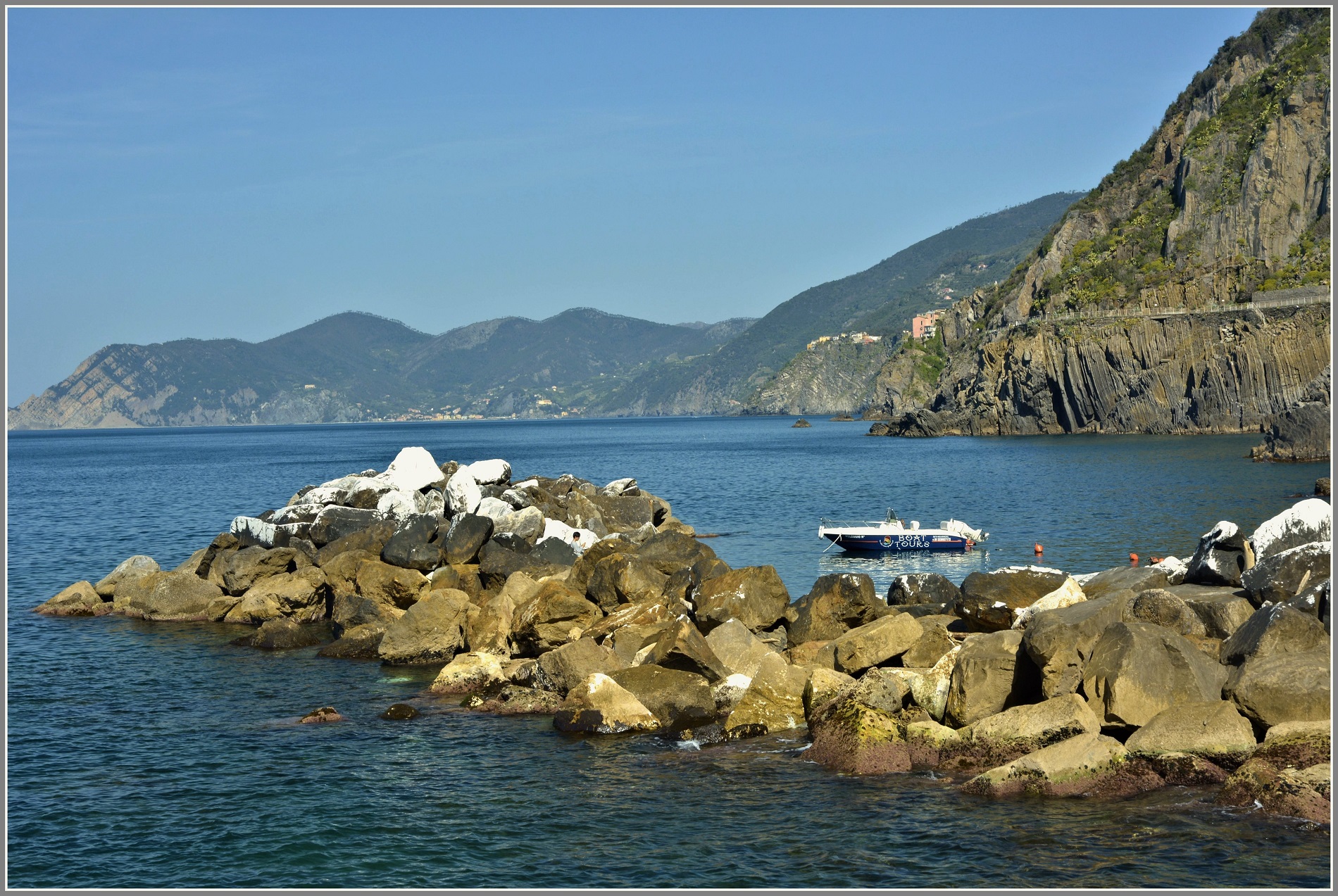 Barca in attesa a Vernazza