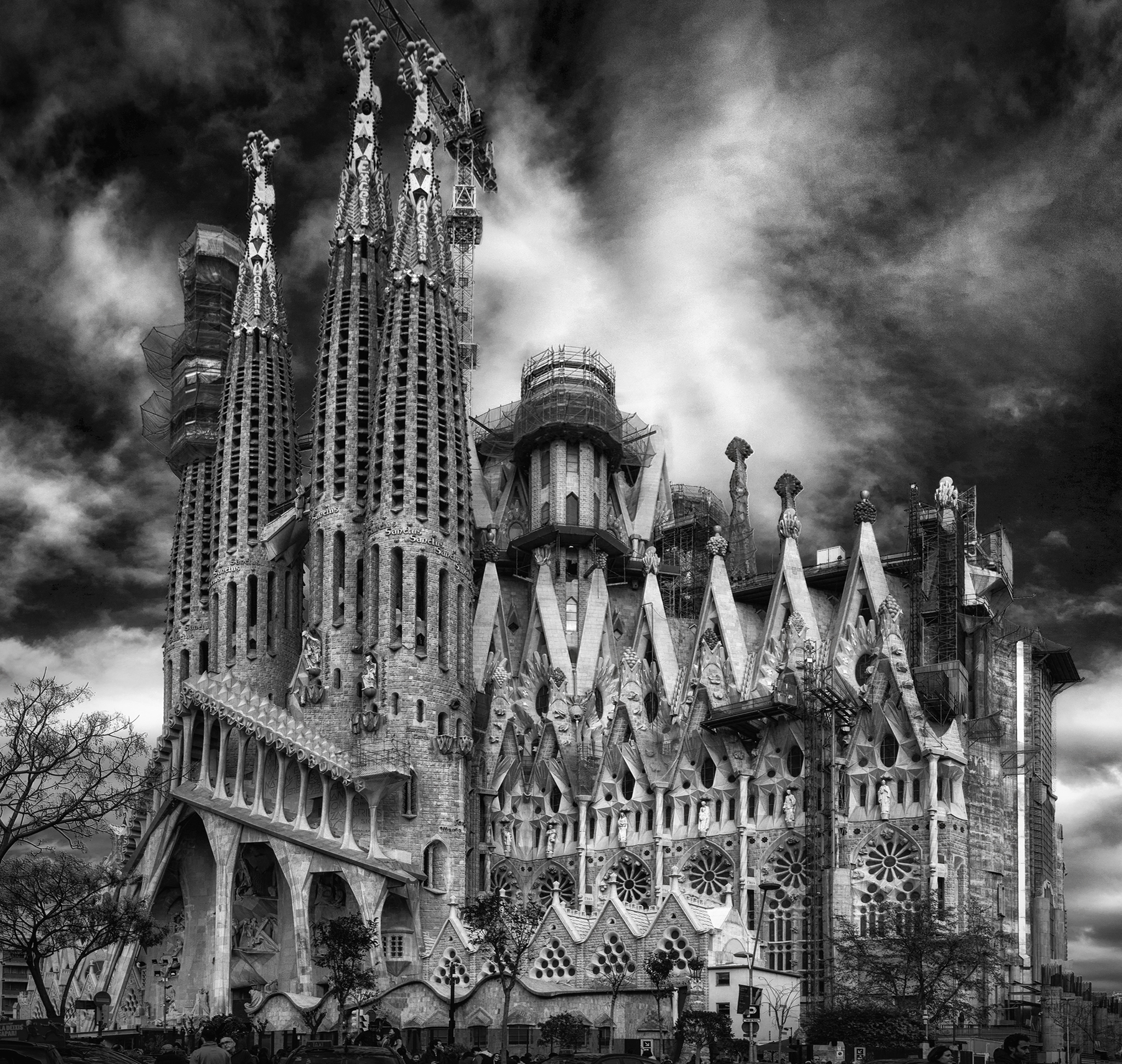 Sagrada Familia in B&W