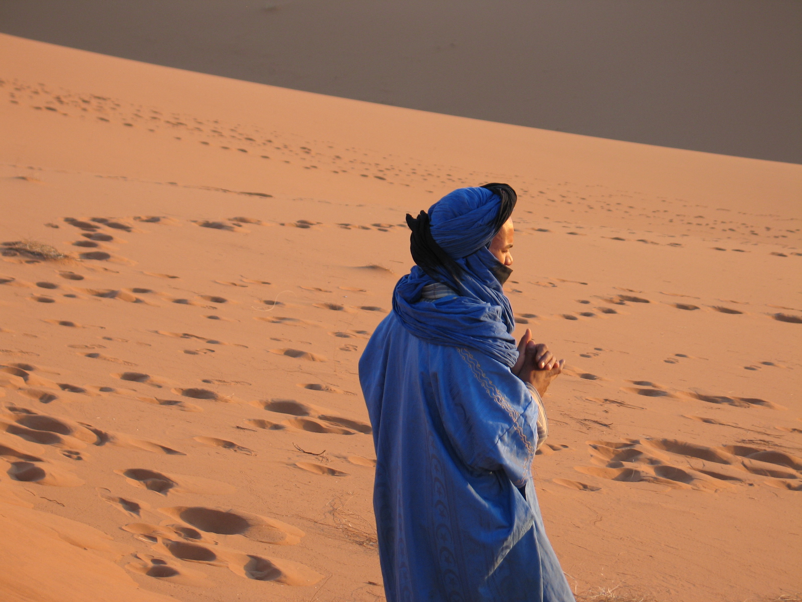 Prayer in the Desert (Morocco-MERZOUGA)