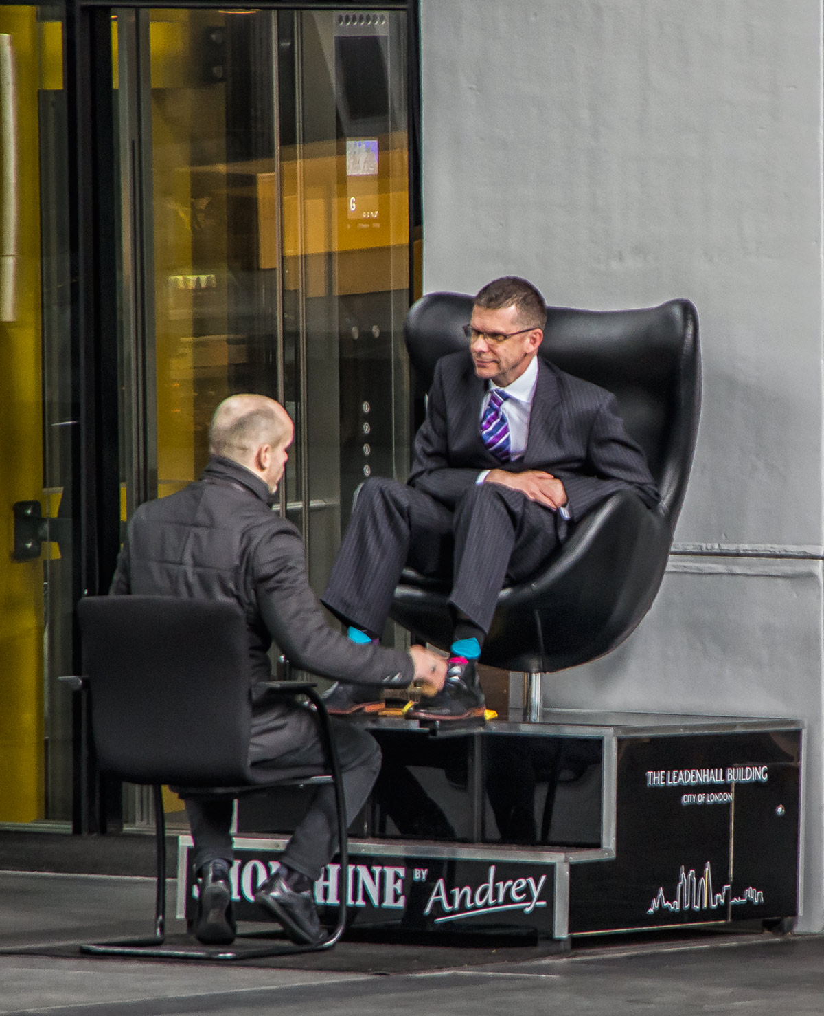 Shoe shine