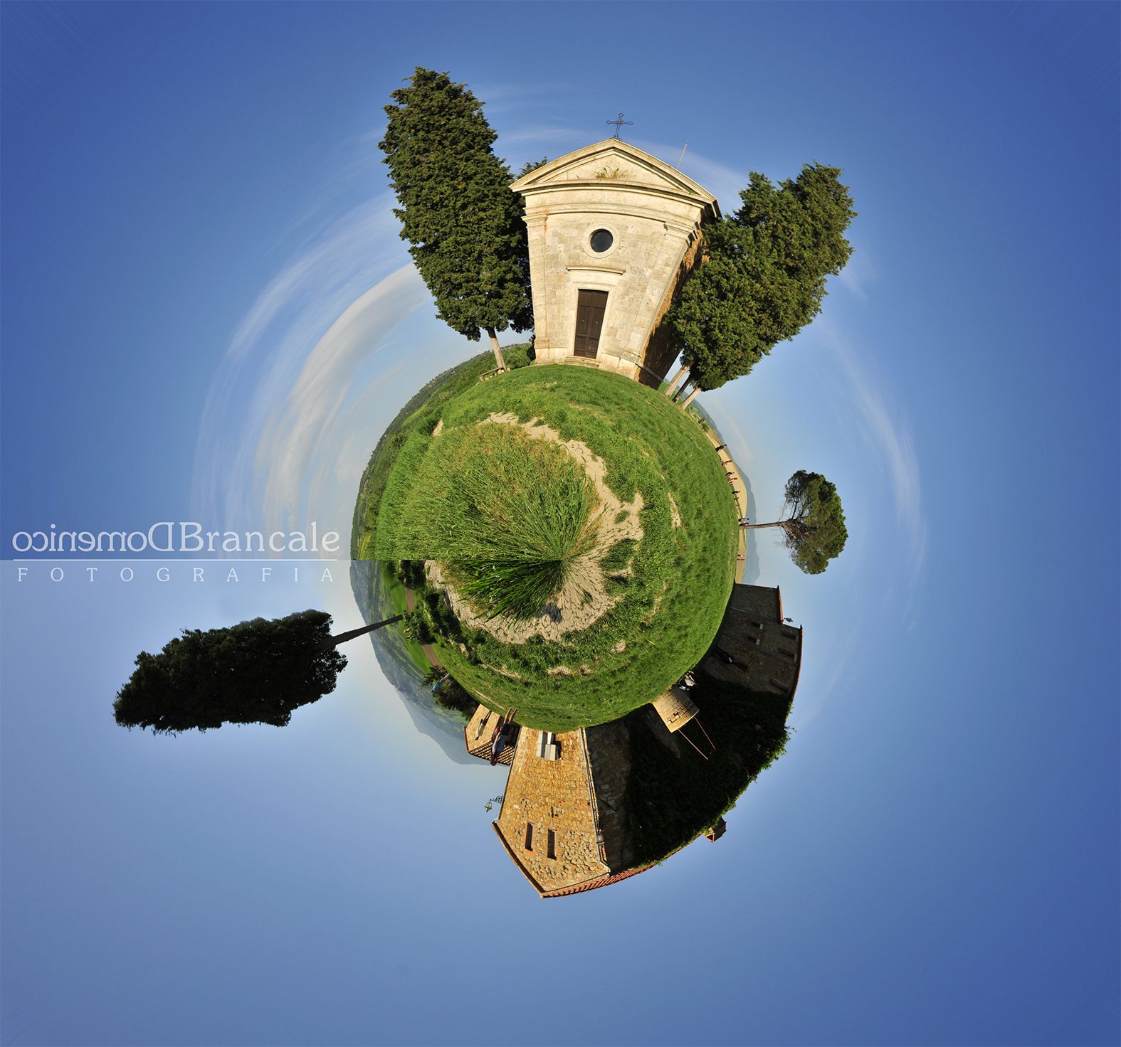 The Small world of the Church of Vitale