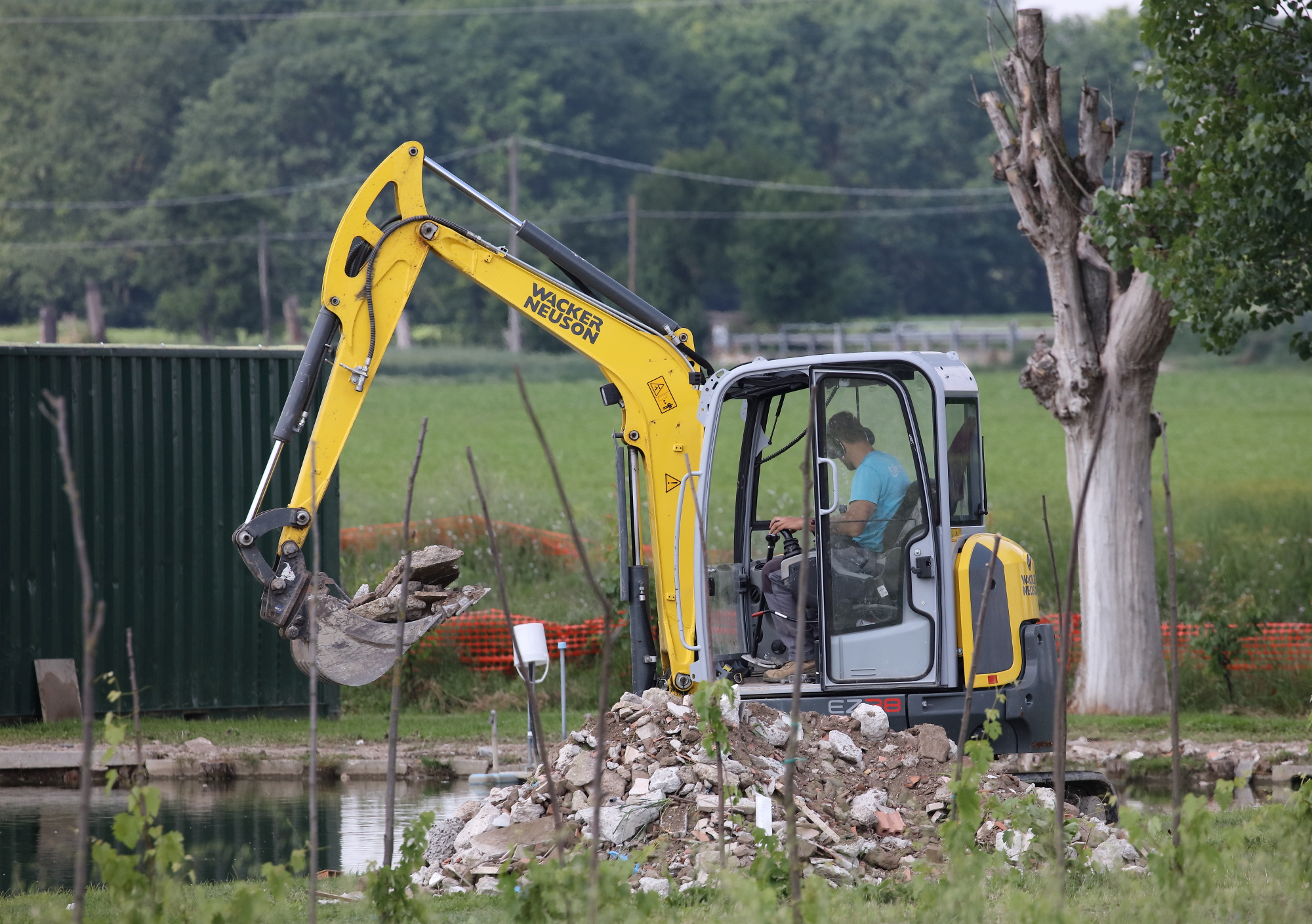 Walking (by bike) with 5DsR and 100-400