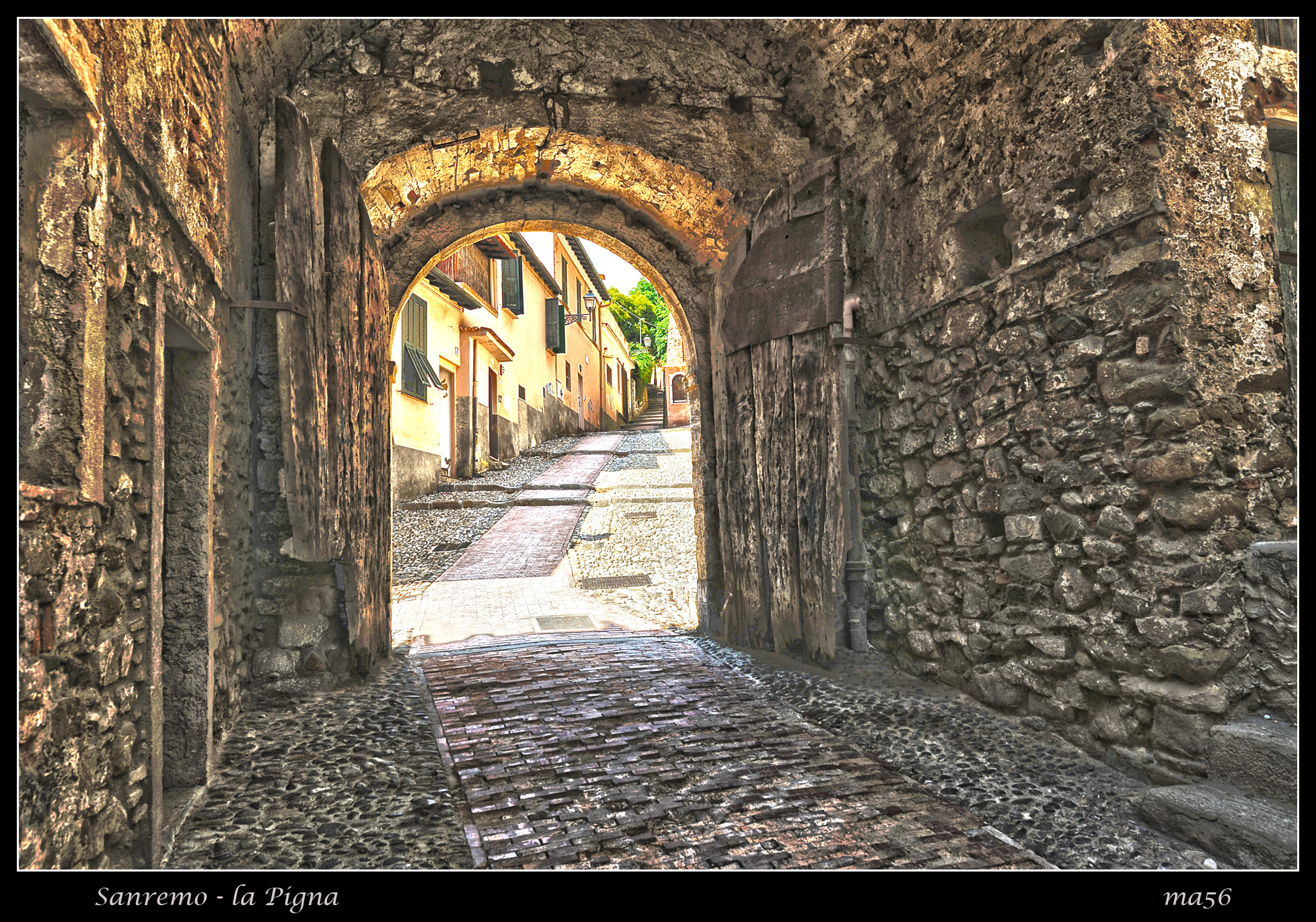 Sanremo - la Pigna (città vecchia) HDR