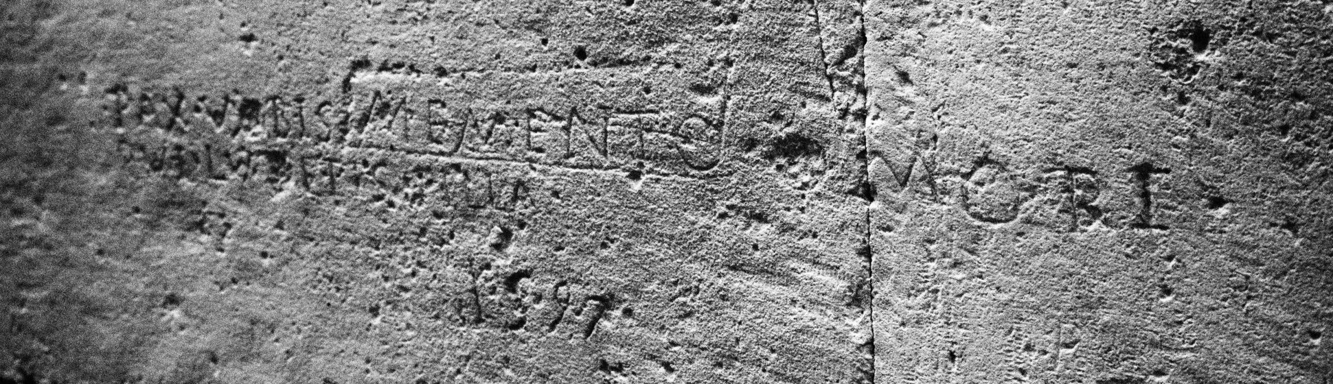 Pax Vobis Memento Mori here Ludentis Pilla