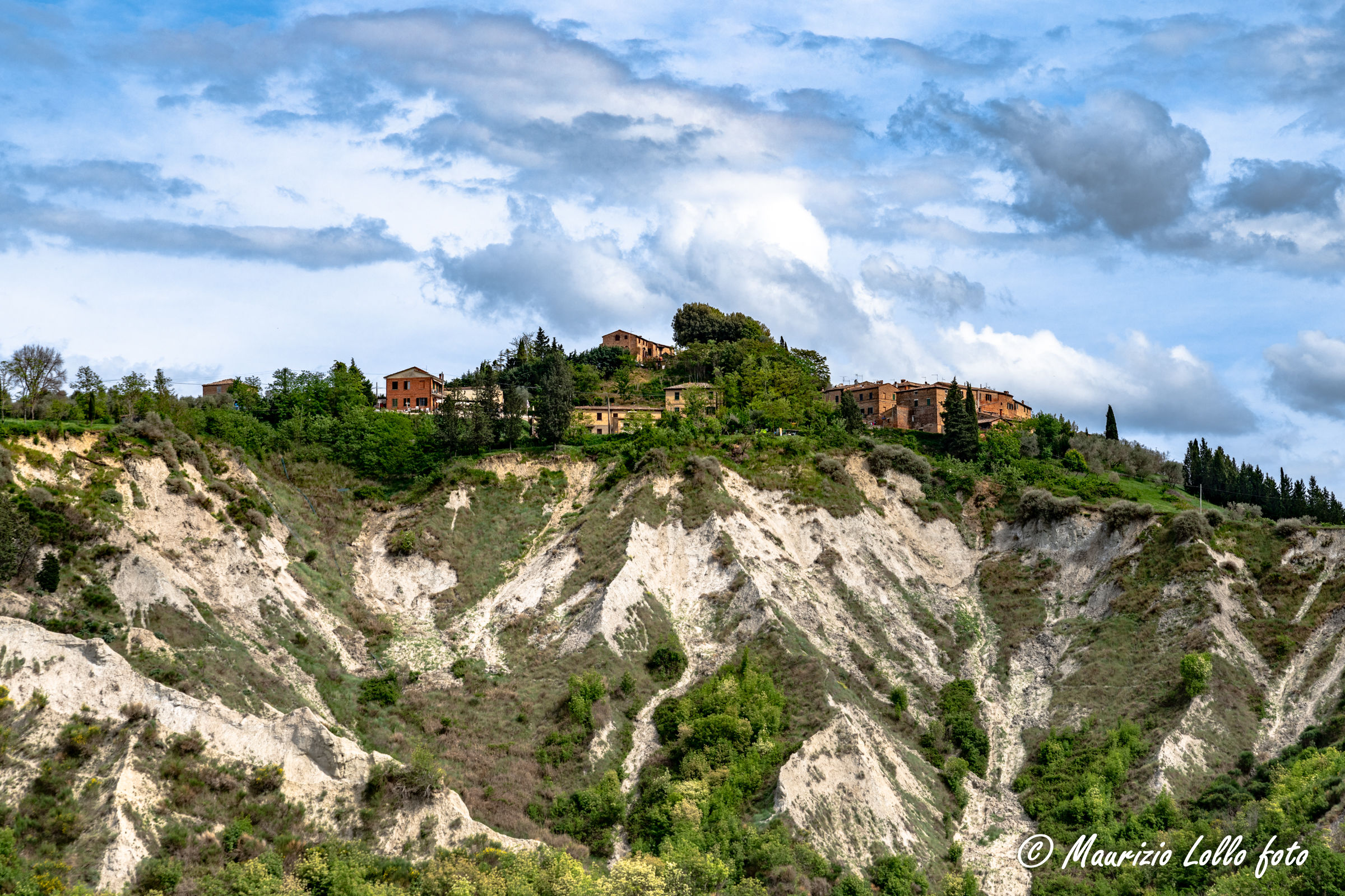 Un borgo sulle crete ...