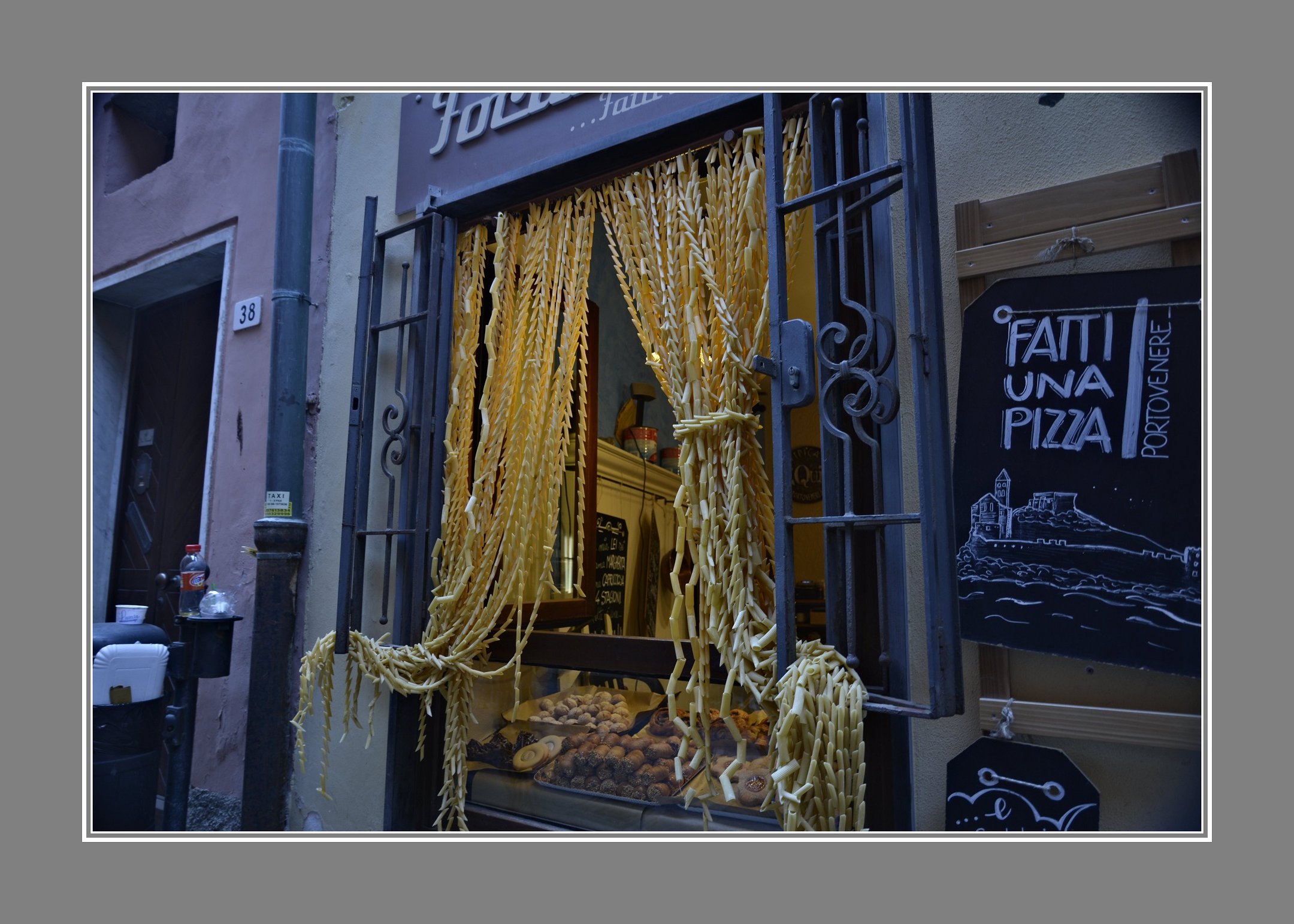 Nuovo tendaggio (Portovenere)