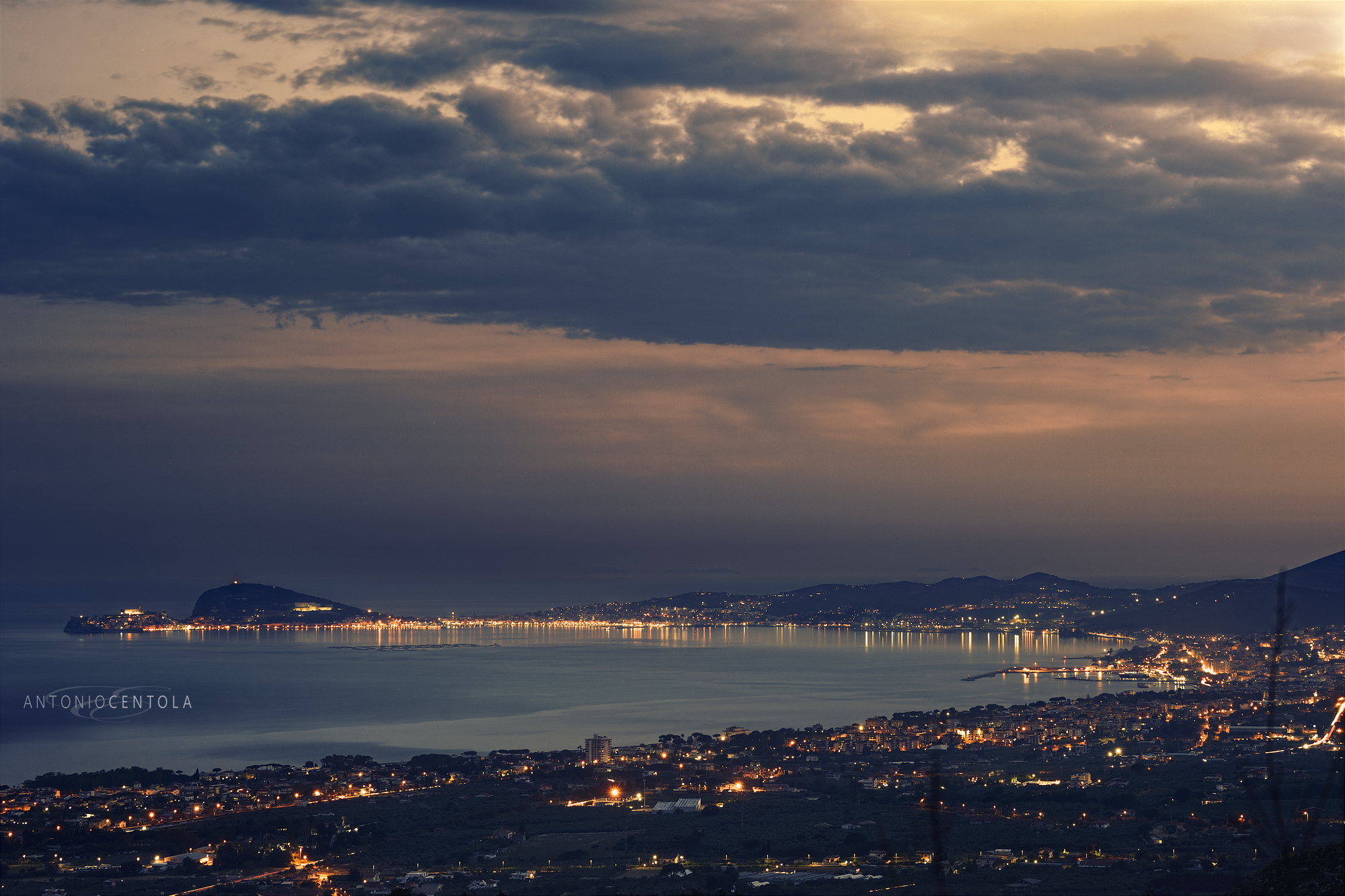 Gaeta and Formia at the first light of the evening...