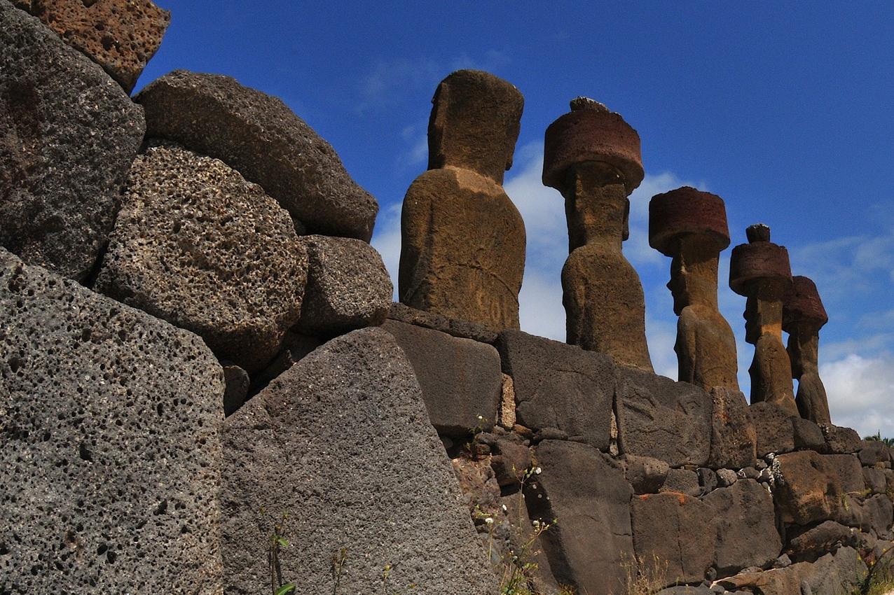 "sulla spiaggia di Anakena"